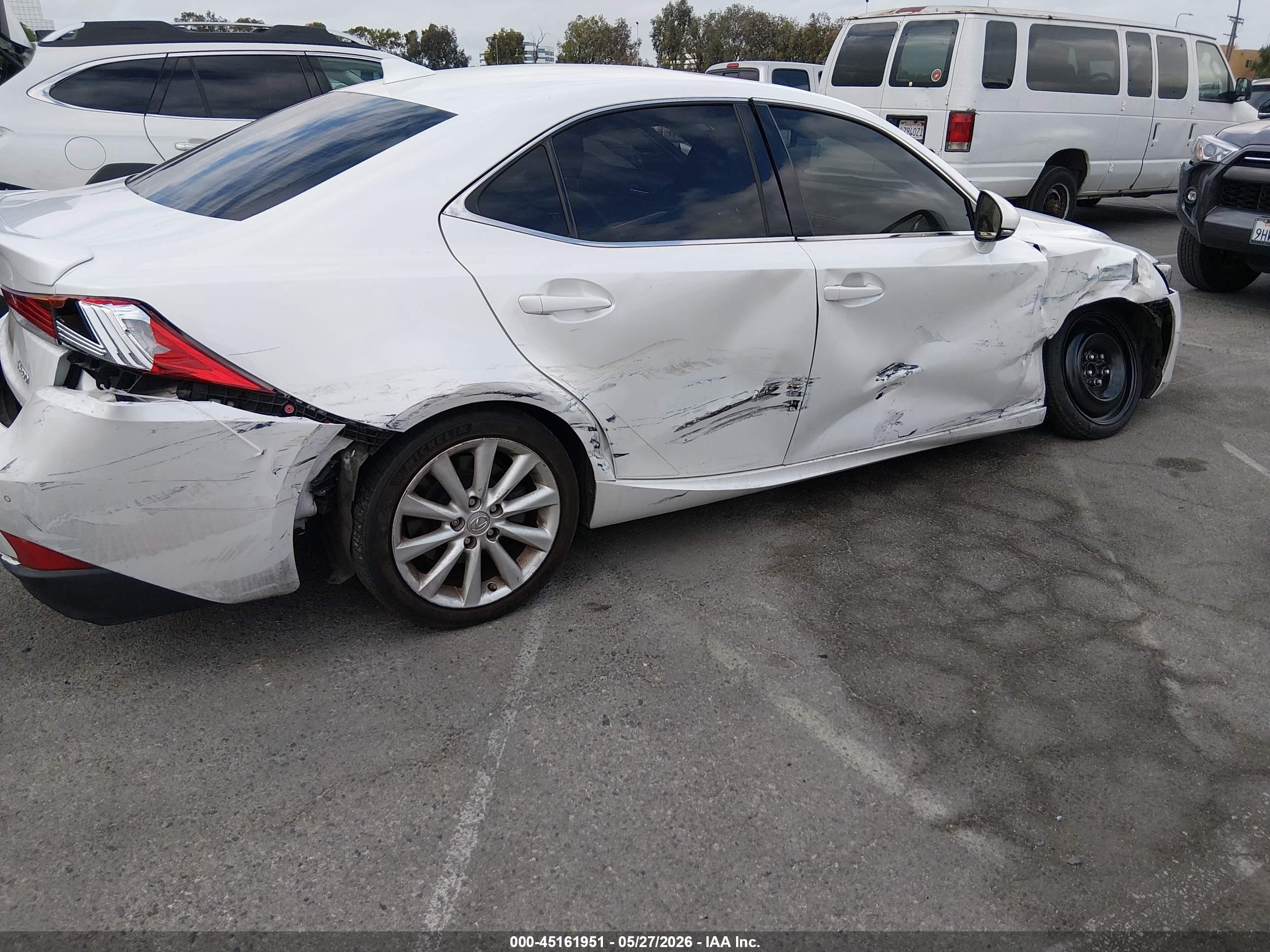 2020 Lexus Is 300 White vin: JTHDA1D22L5107315