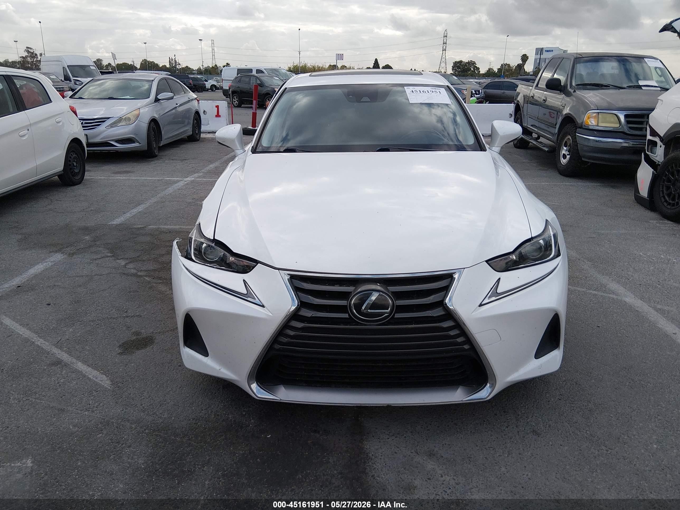 2020 Lexus Is 300 White vin: JTHDA1D22L5107315