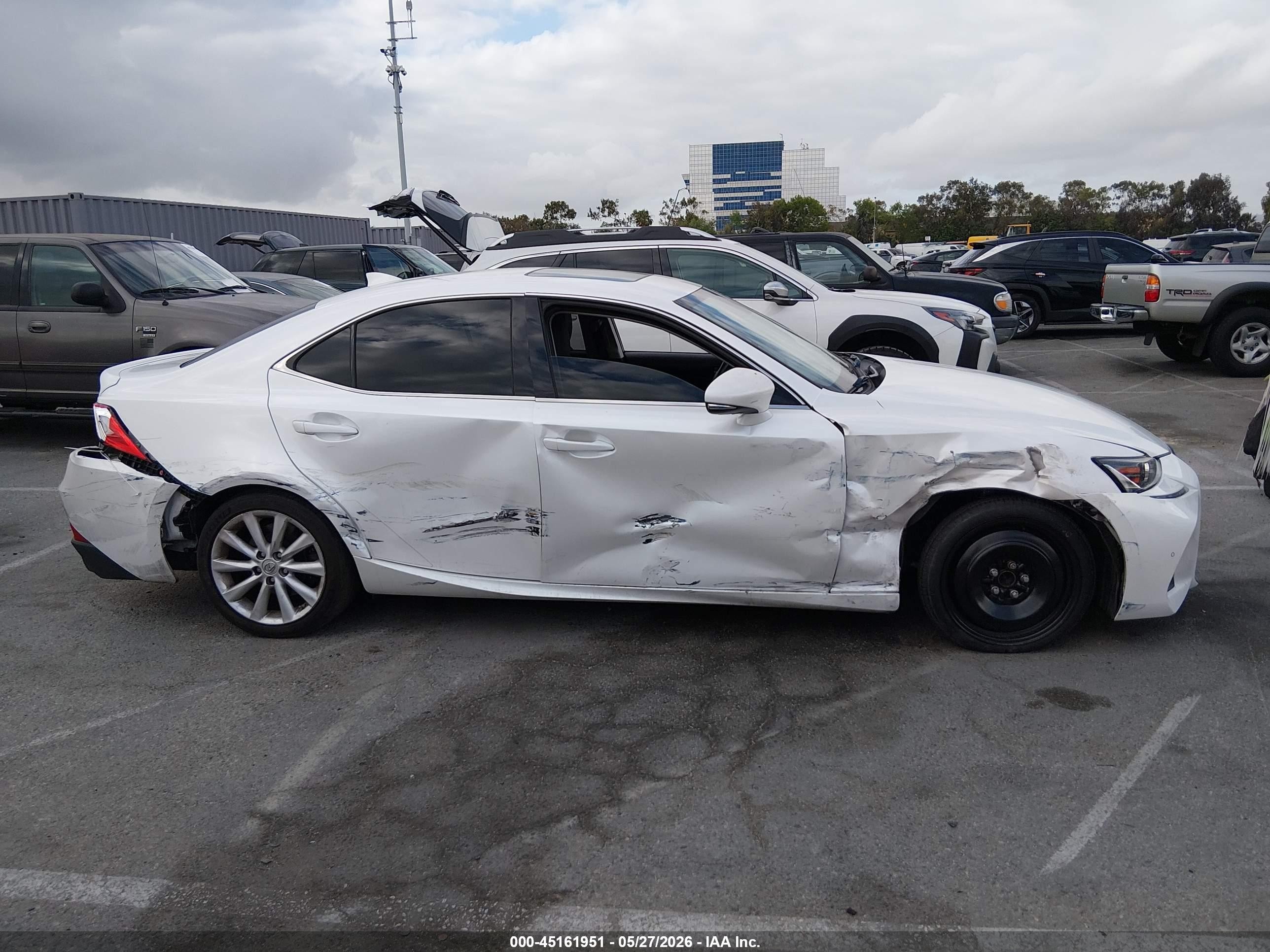 2020 Lexus Is 300 White vin: JTHDA1D22L5107315