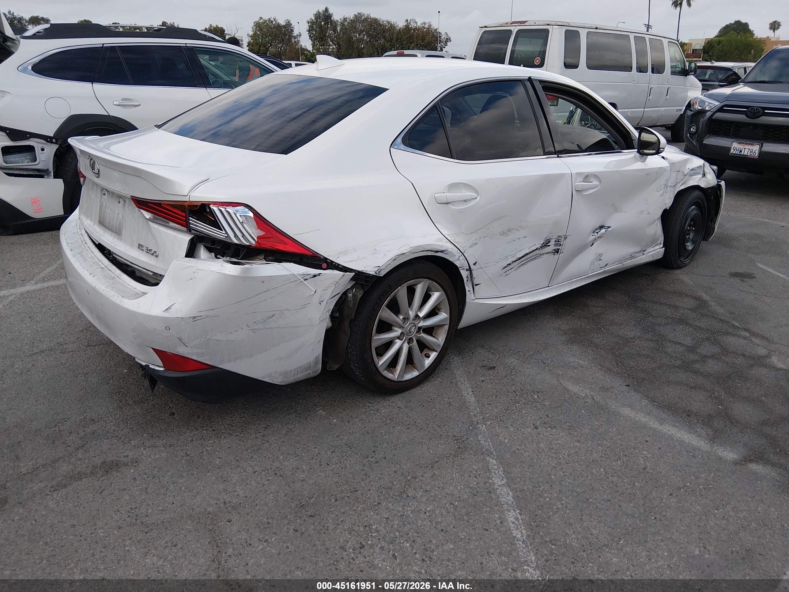 2020 Lexus Is 300 White vin: JTHDA1D22L5107315