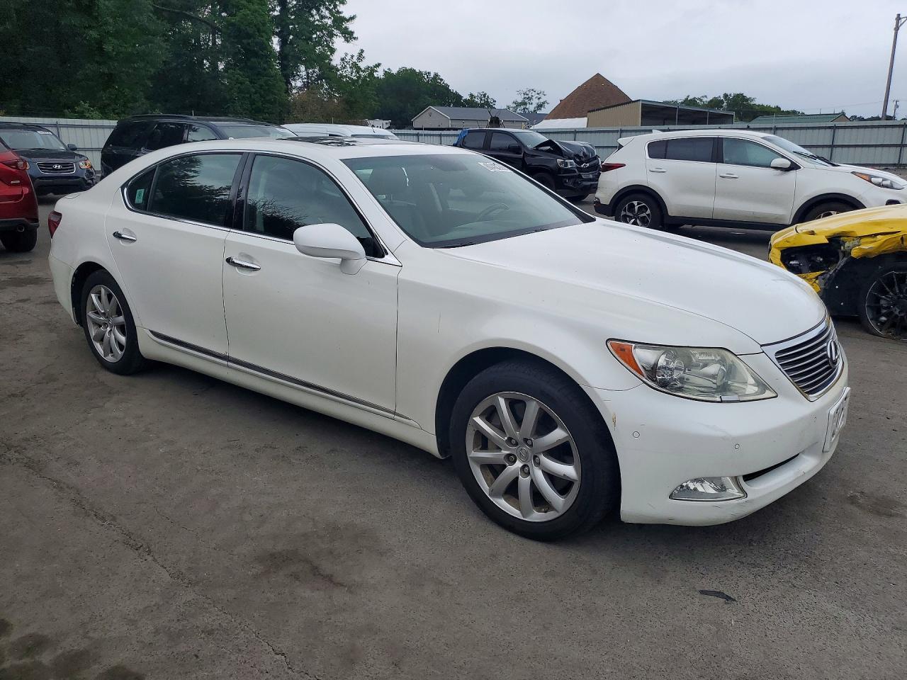 2009 Lexus Ls White vin: JTHDL46F695000840