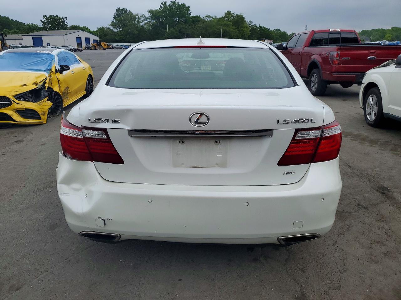 2009 Lexus Ls White vin: JTHDL46F695000840