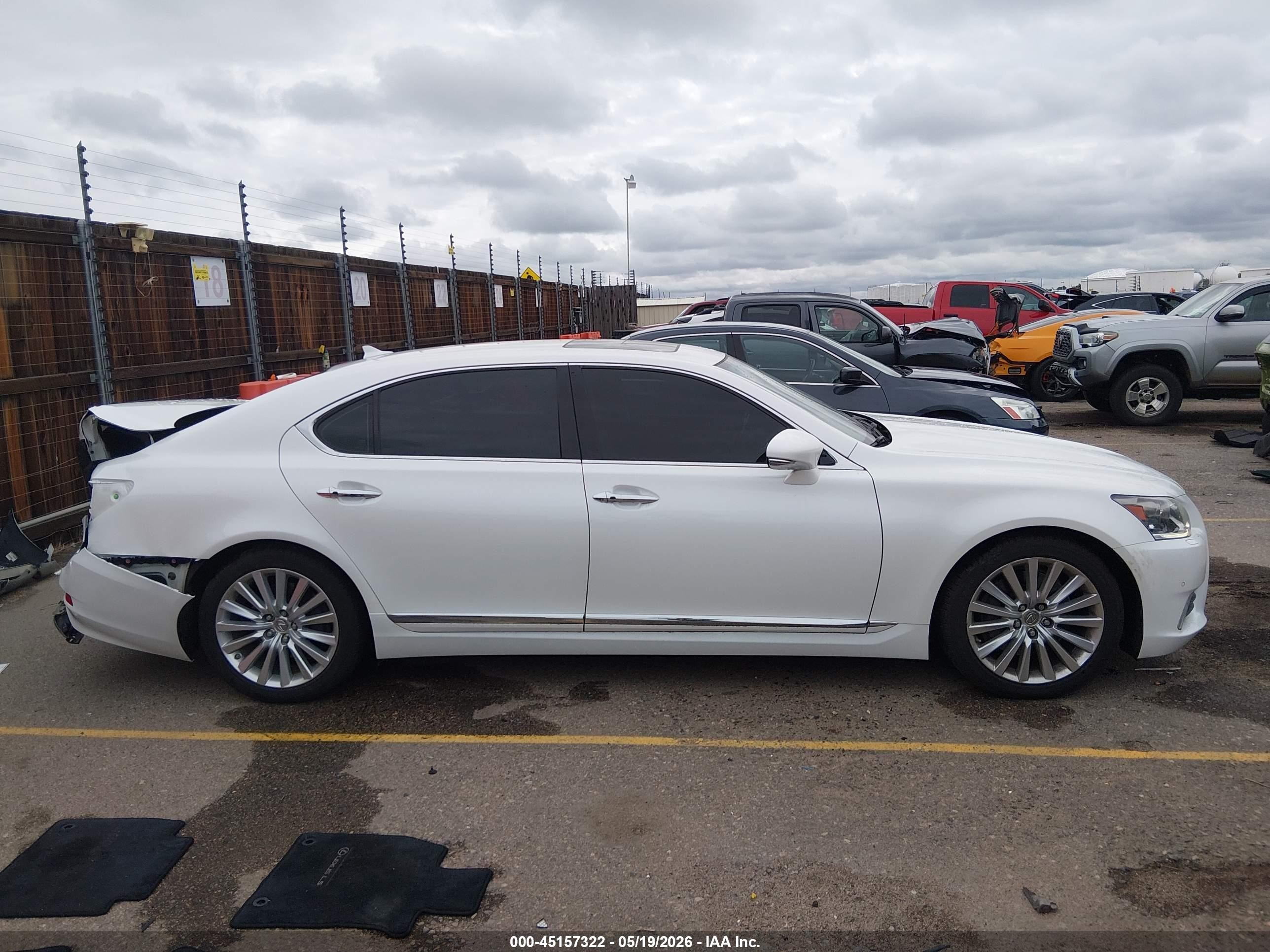 2013 Lexus Ls 460 L Белый vin: JTHDL5EF9D5005871