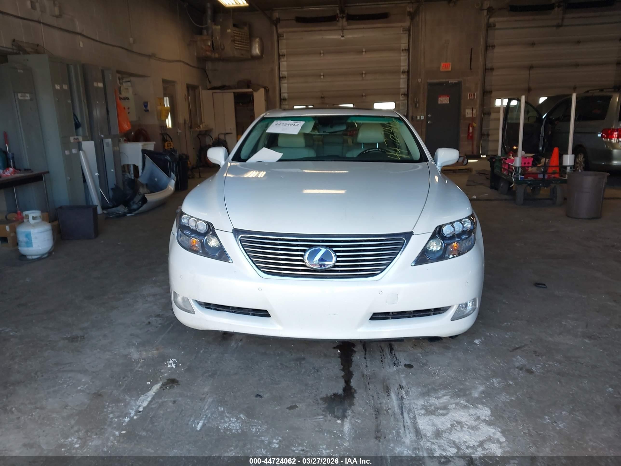 2008 Lexus Ls 600h   Белый vin: JTHDU46F085007214