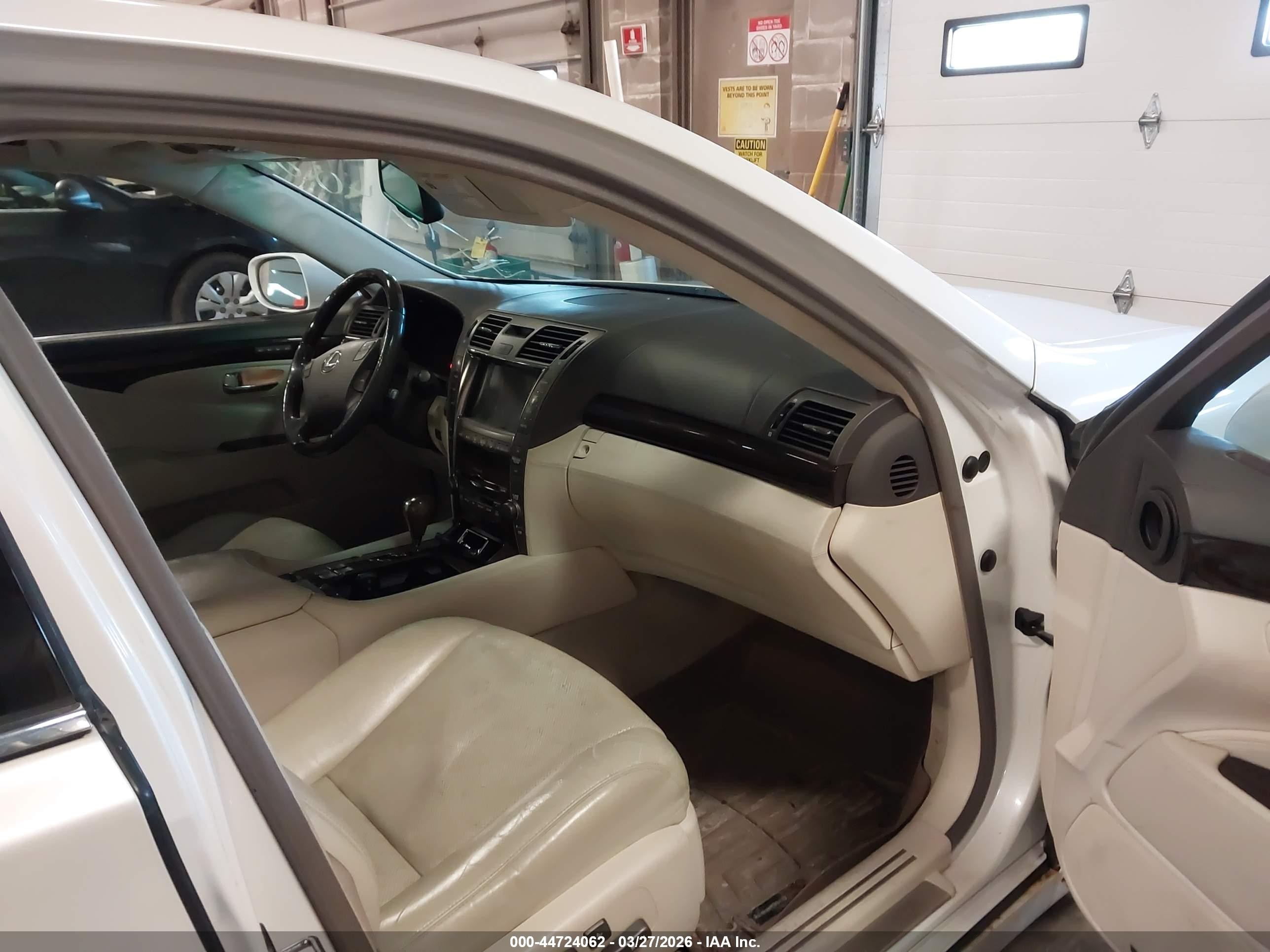 2008 Lexus Ls 600h   Белый vin: JTHDU46F085007214