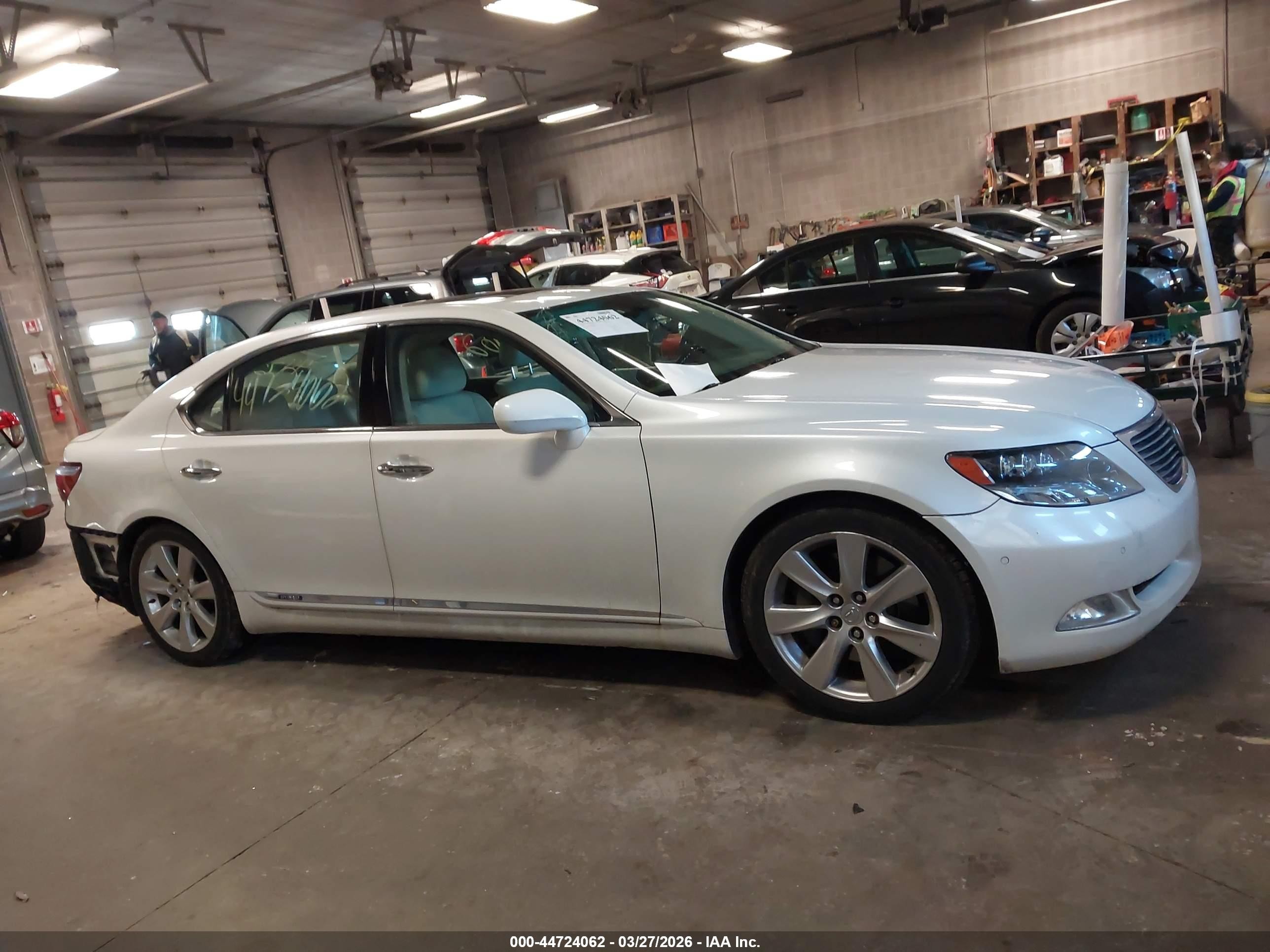2008 Lexus Ls 600h   Белый vin: JTHDU46F085007214