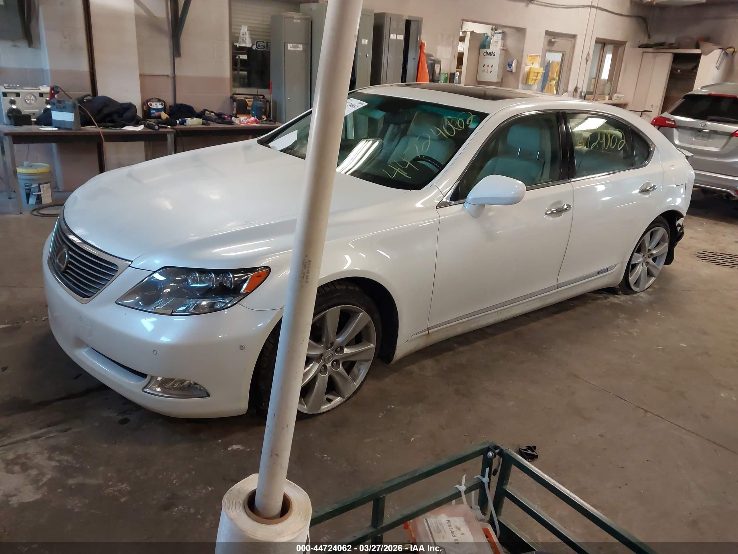2008 Lexus Ls 600h   Белый vin: JTHDU46F085007214