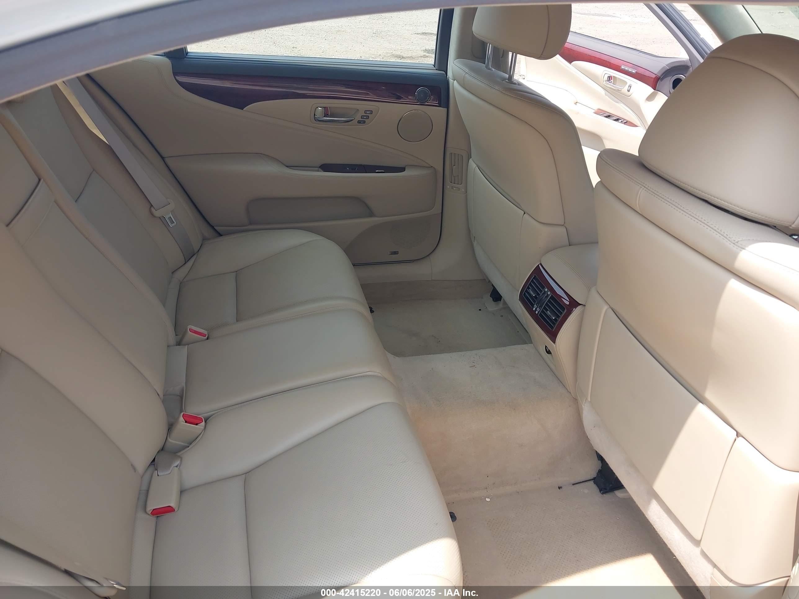 2008 Lexus Ls 600h   White vin: JTHDU46F385005344