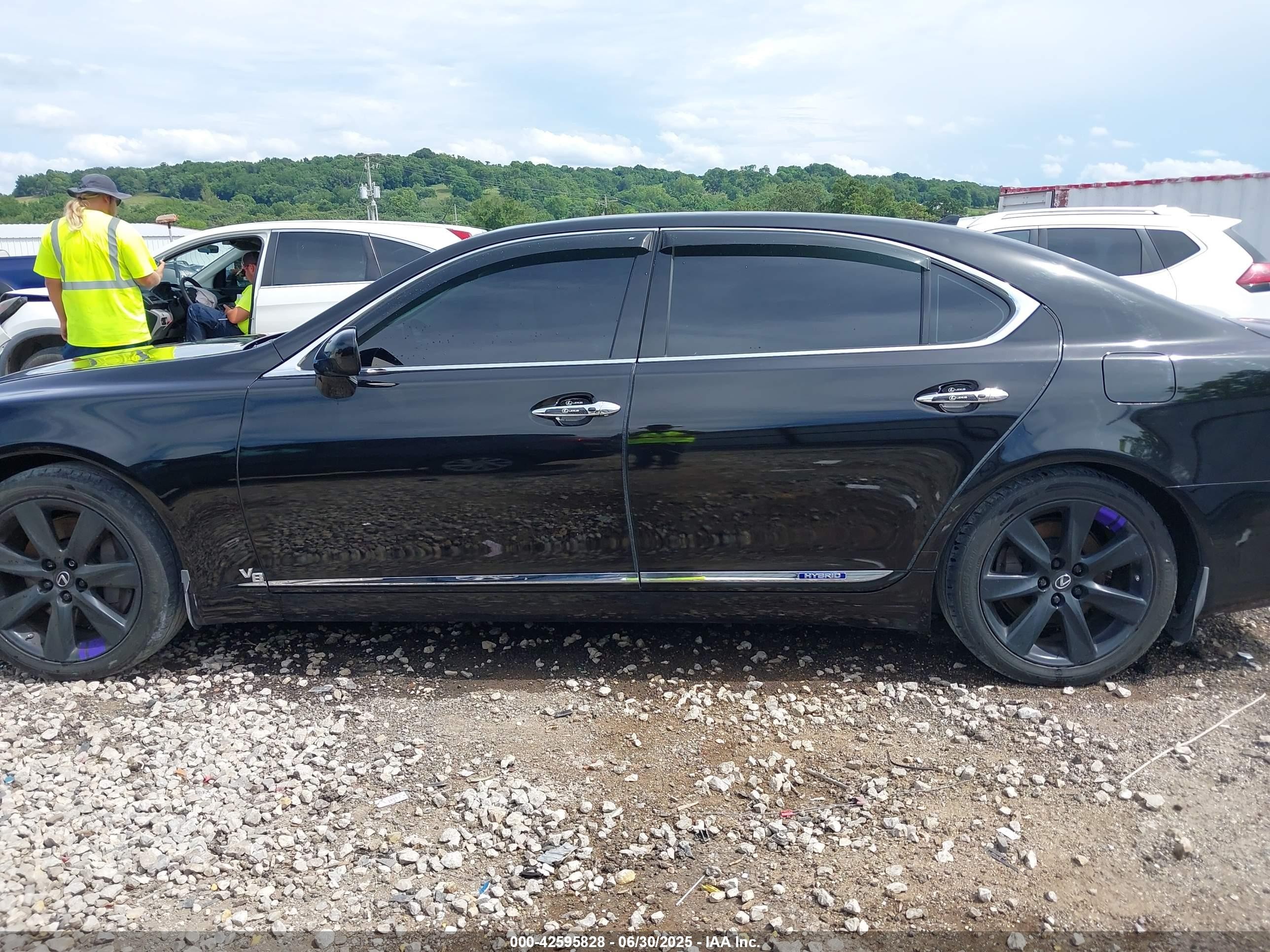 2008 Lexus Ls 600h   Black vin: JTHDU46FX85001632