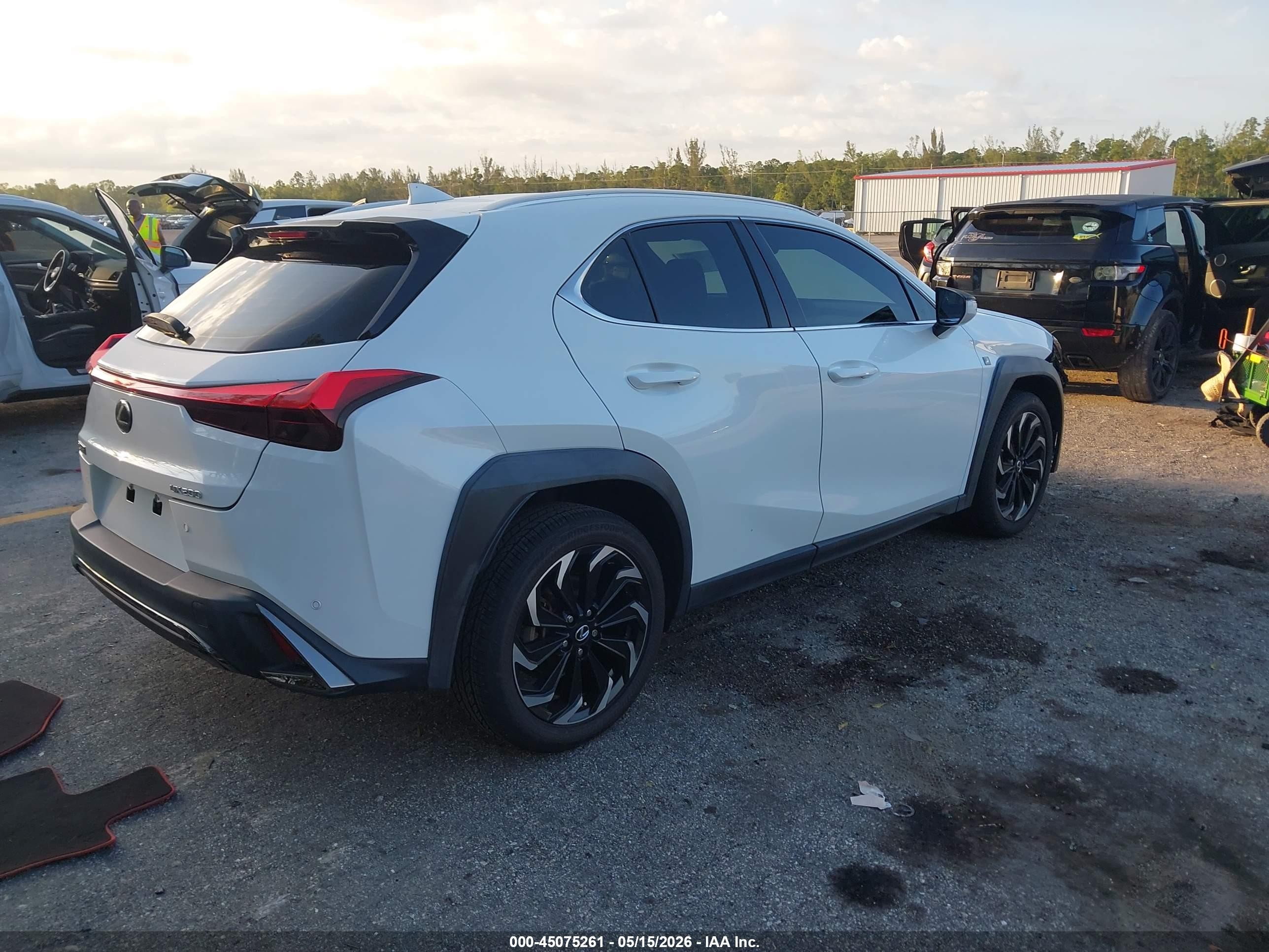 2021 Lexus Ux 200 F Sport White vin: JTHE3JBH8M2041460