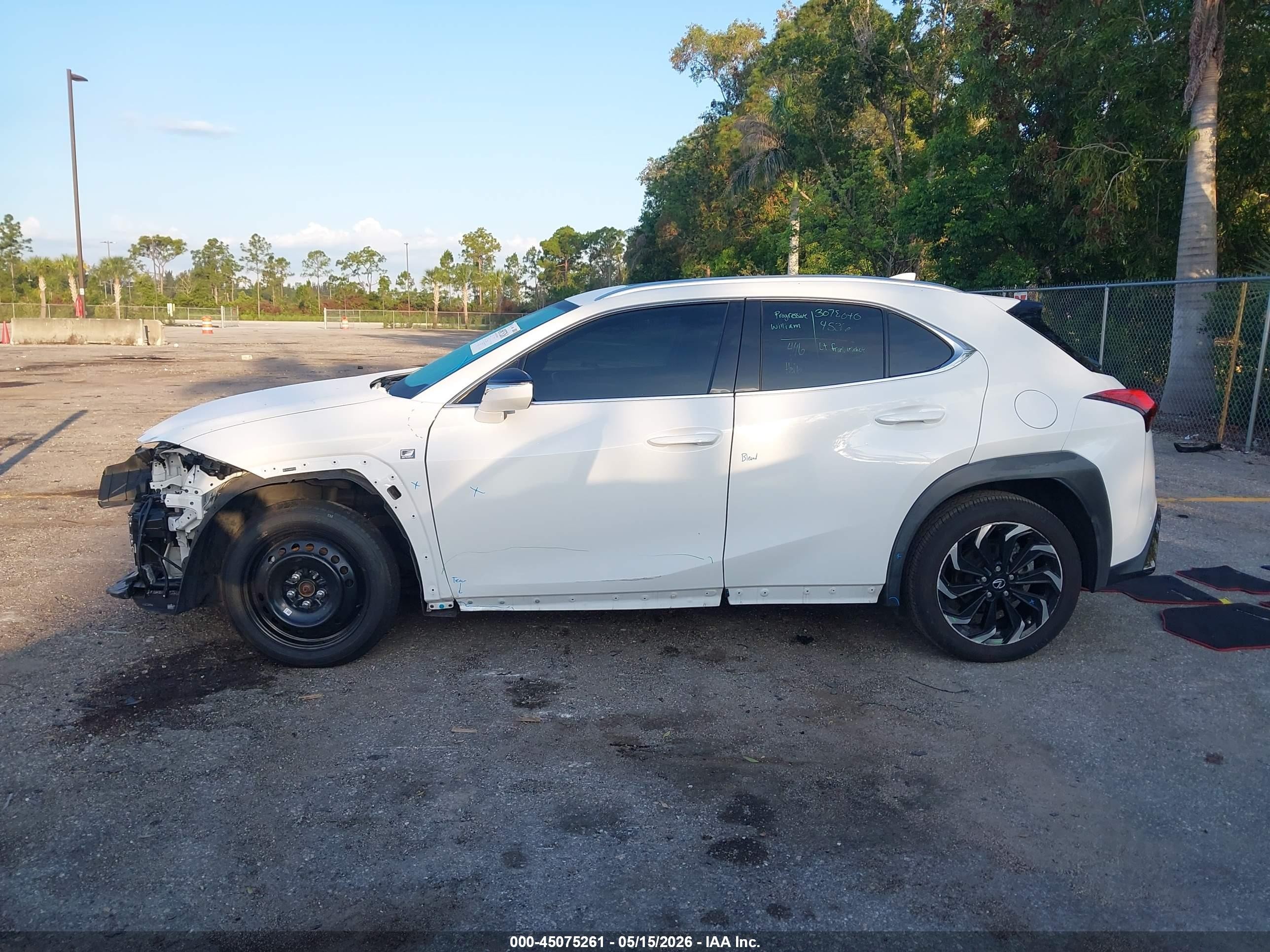 2021 Lexus Ux 200 F Sport White vin: JTHE3JBH8M2041460