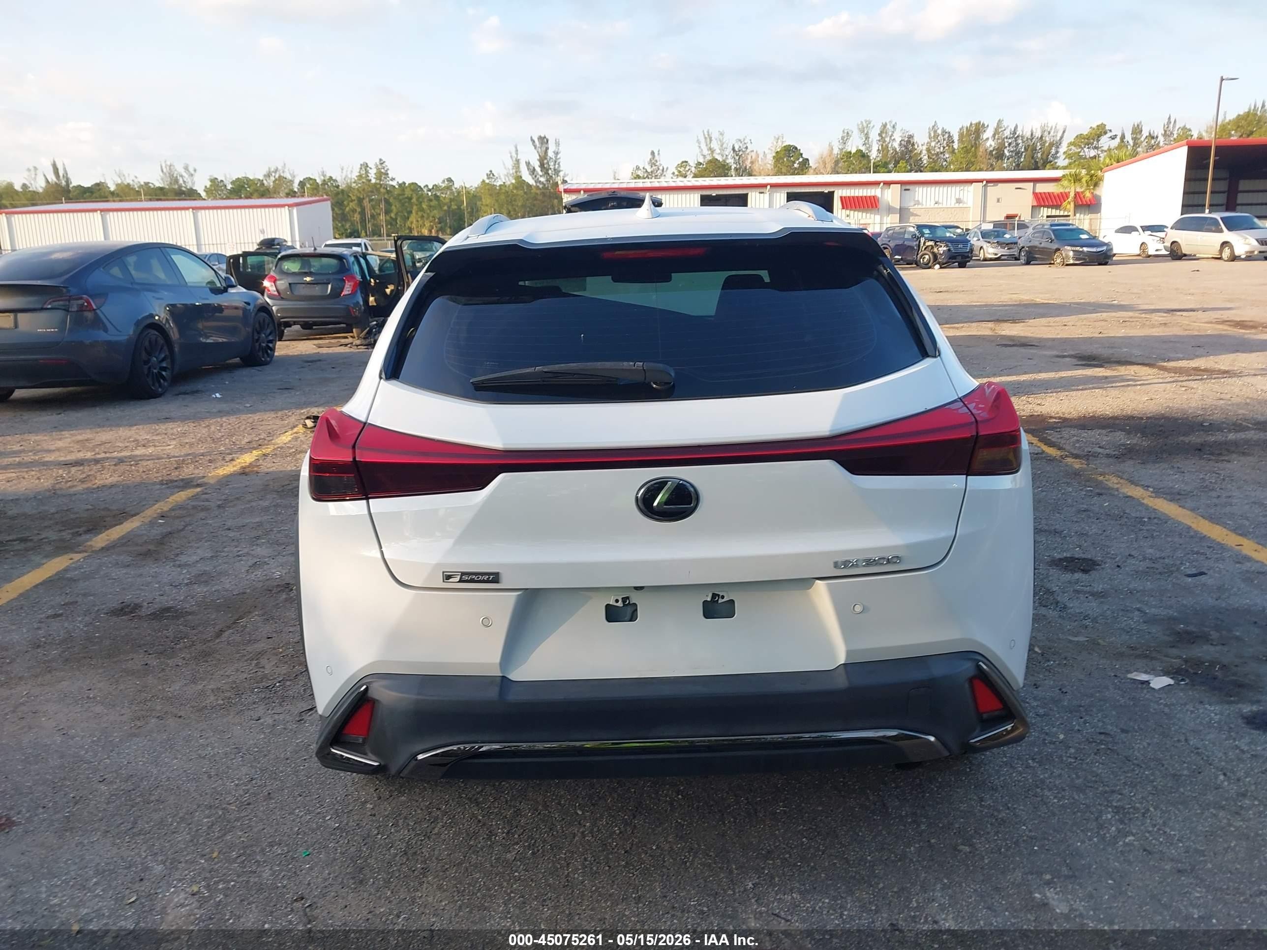 2021 Lexus Ux 200 F Sport White vin: JTHE3JBH8M2041460