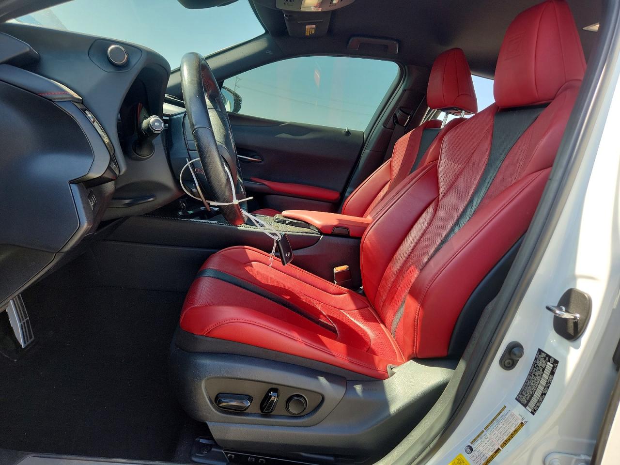 2021 Lexus Ux 200 White vin: JTHE3JBHXM2037118