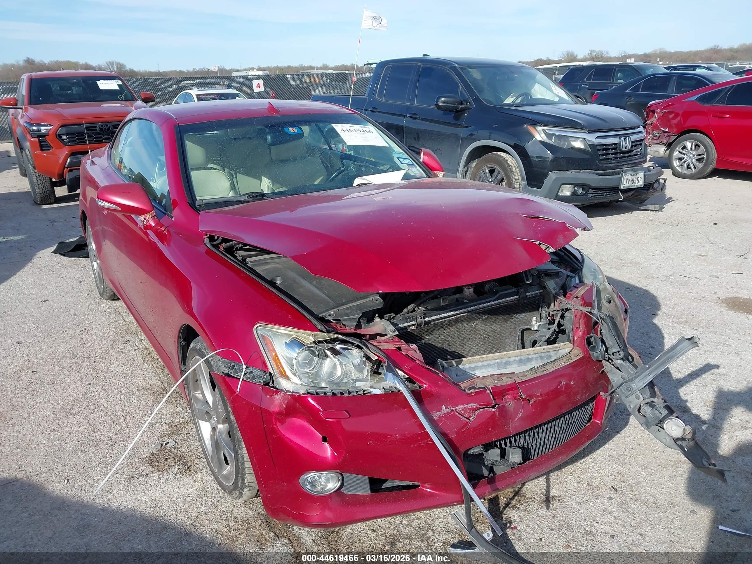 2010 Lexus Is 350c   Red vin: JTHFE2C20A2502712