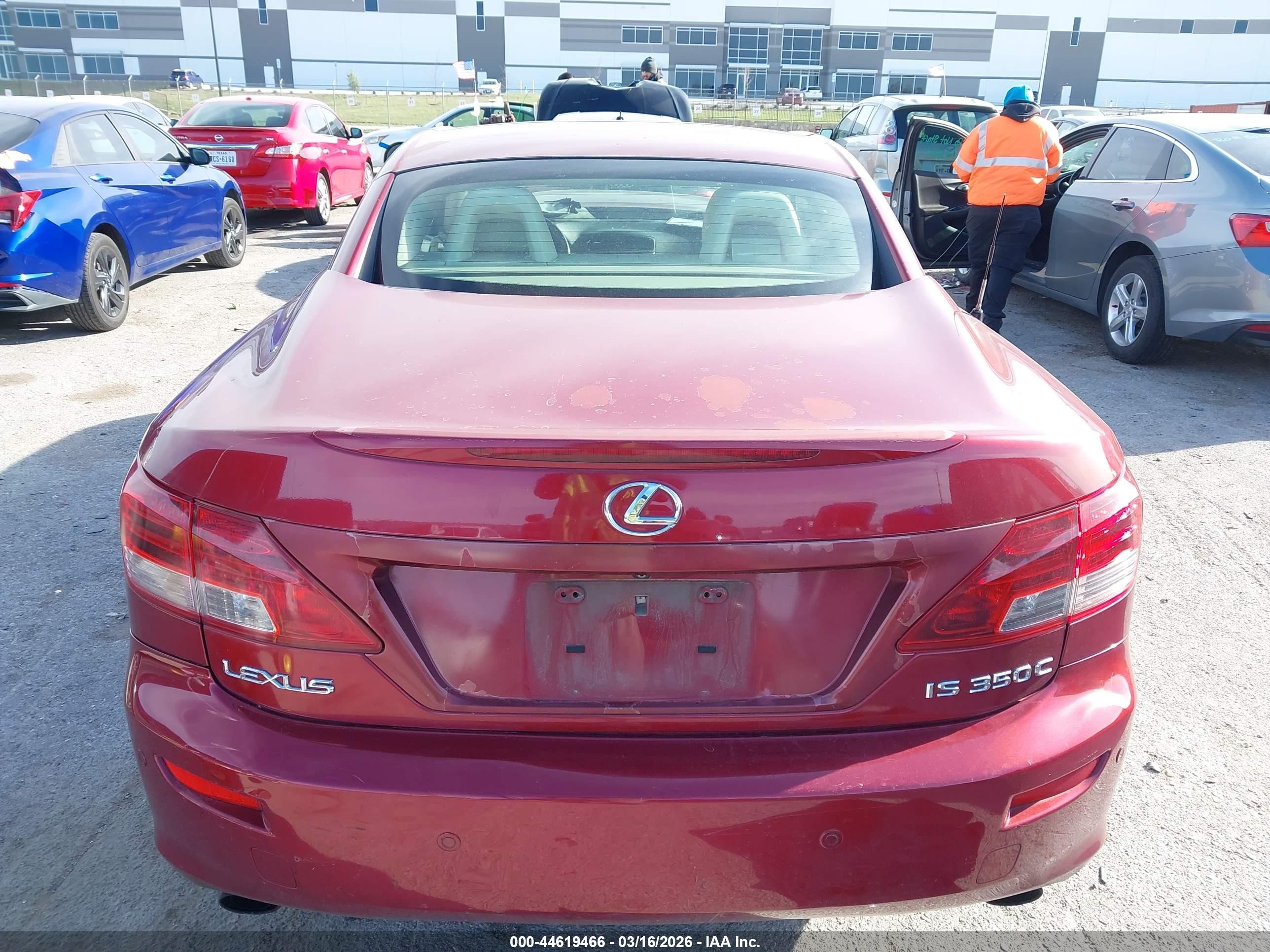 2010 Lexus Is 350c   Red vin: JTHFE2C20A2502712