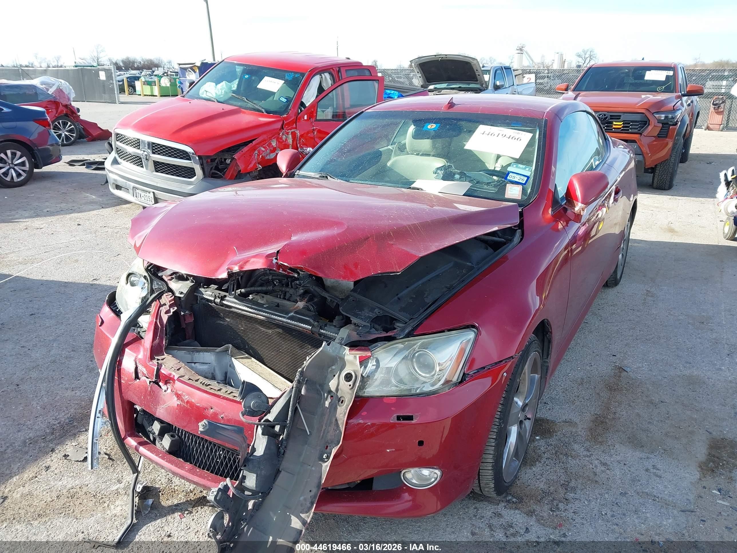2010 Lexus Is 350c   Red vin: JTHFE2C20A2502712