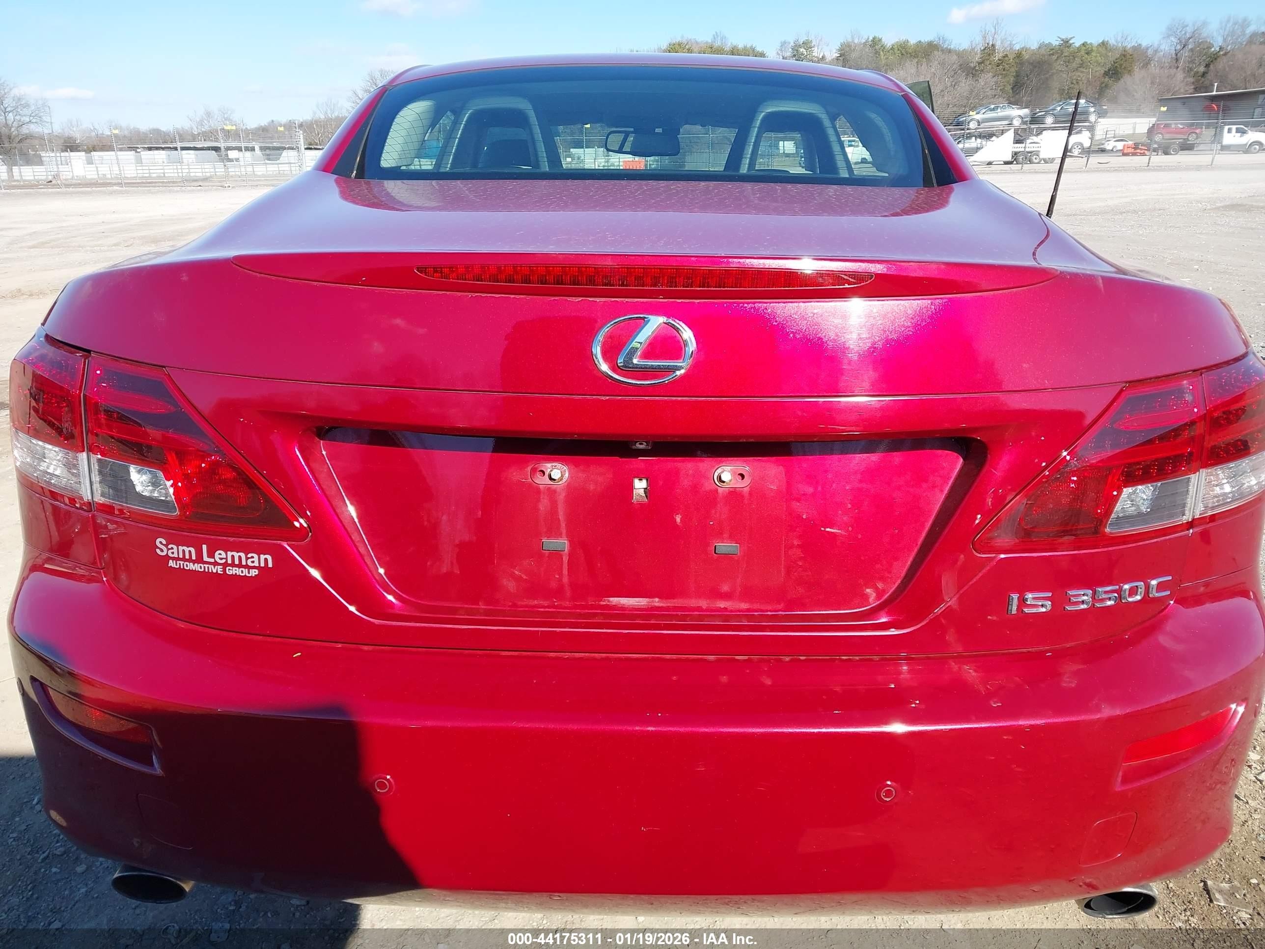 2012 Lexus Is 350c   Maroon vin: JTHFE2C21C2507887
