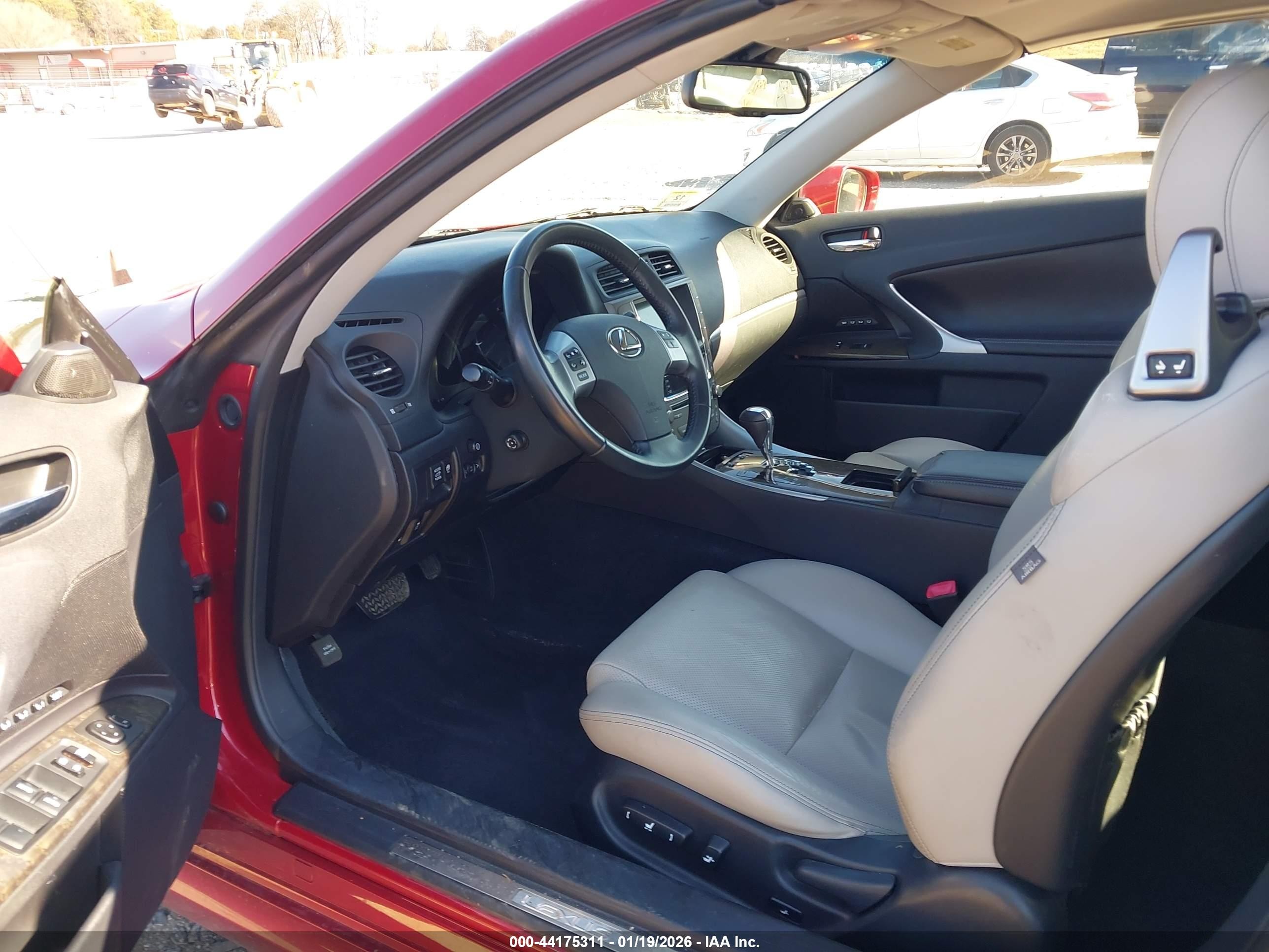 2012 Lexus Is 350c   Maroon vin: JTHFE2C21C2507887