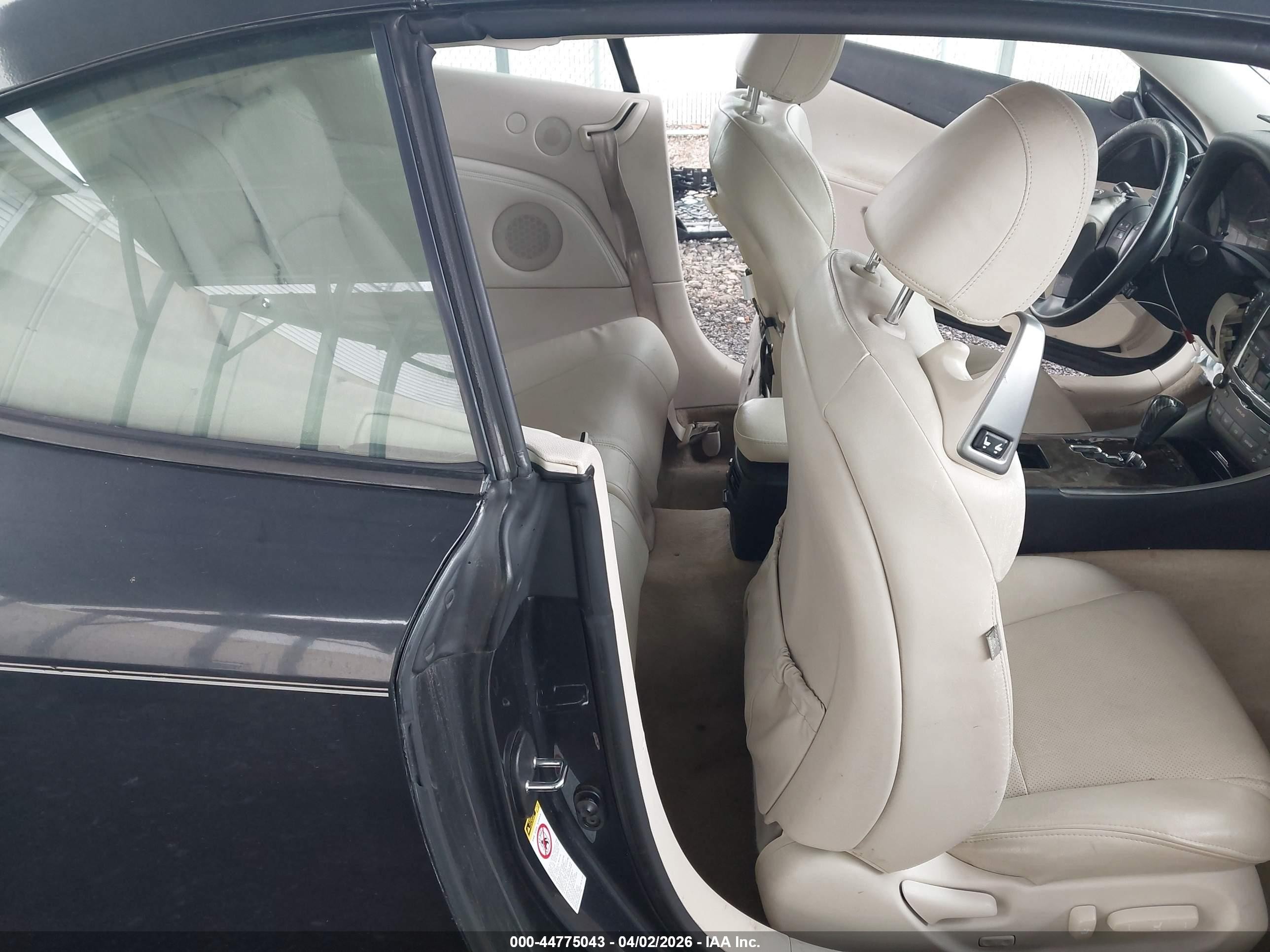 2010 Lexus Is 350c   Синий vin: JTHFE2C28A2504840