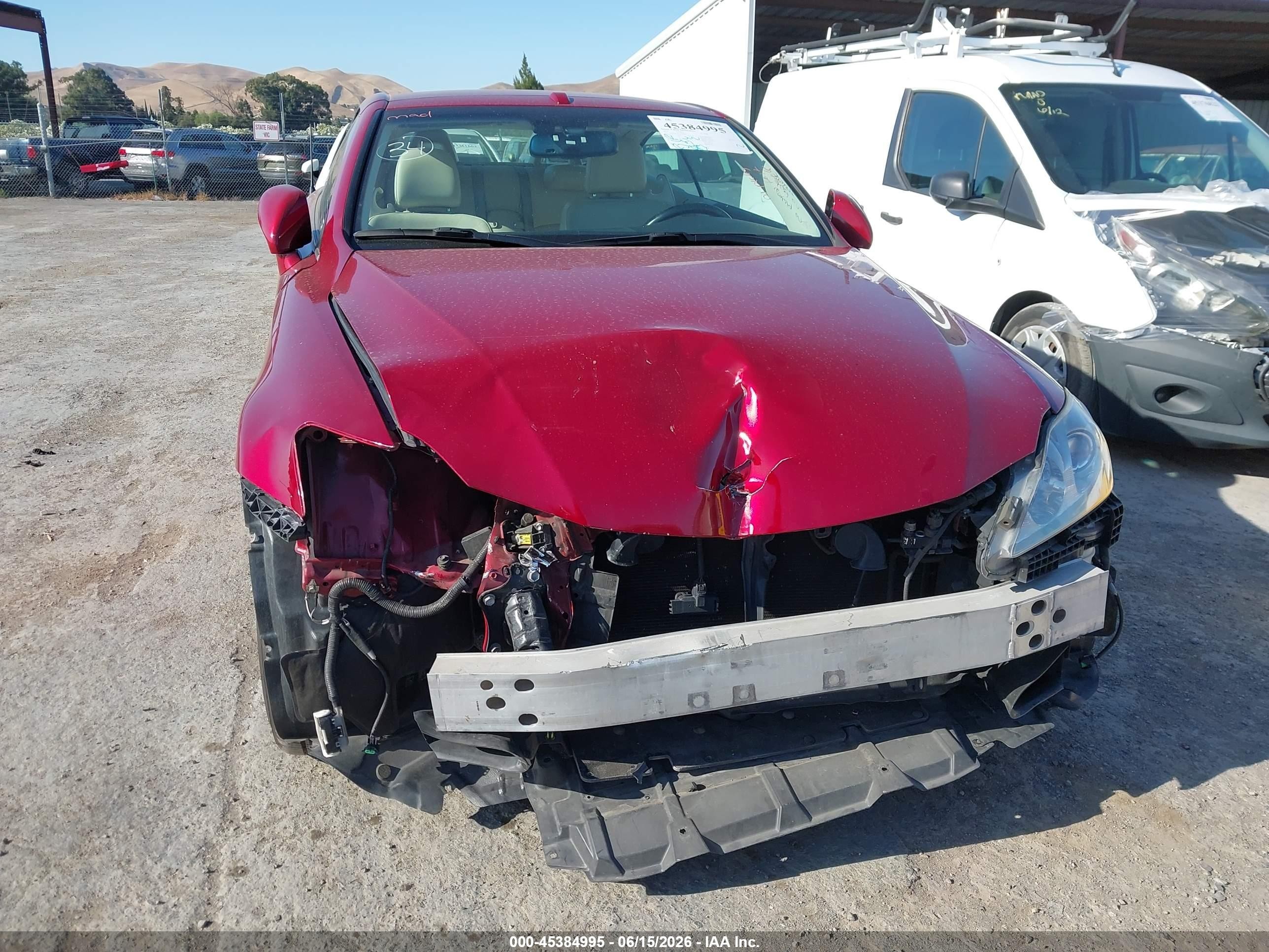 2010 Lexus Is 350c   Красный vin: JTHFE2C29A2500862