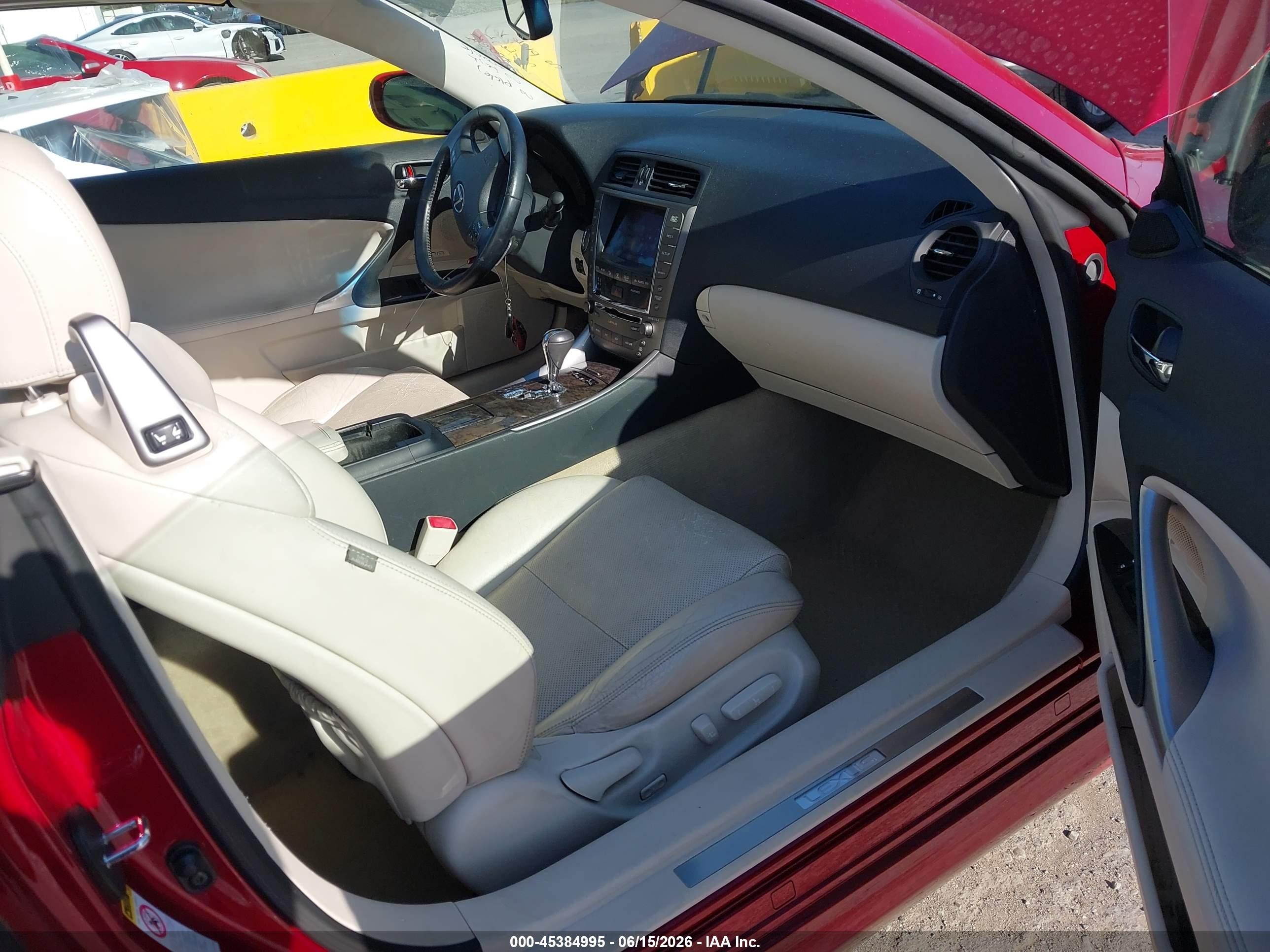 2010 Lexus Is 350c   Красный vin: JTHFE2C29A2500862