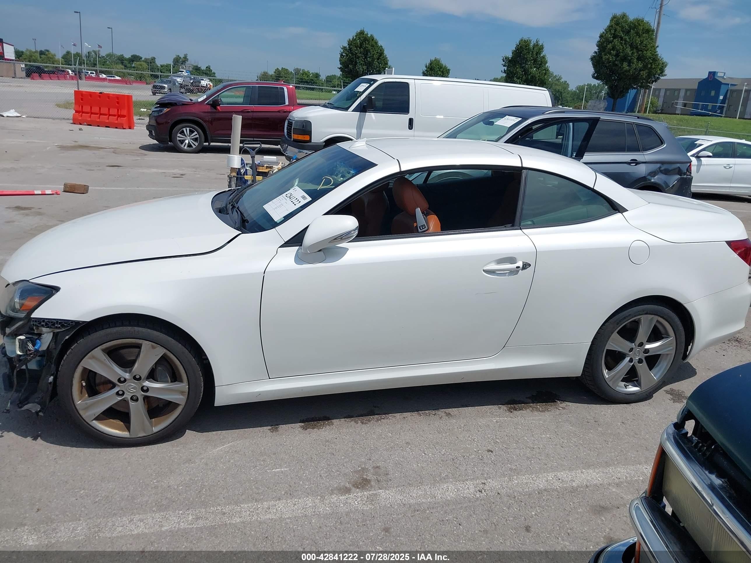 2012 Lexus Is 350c   White vin: JTHFE2C29C2508625