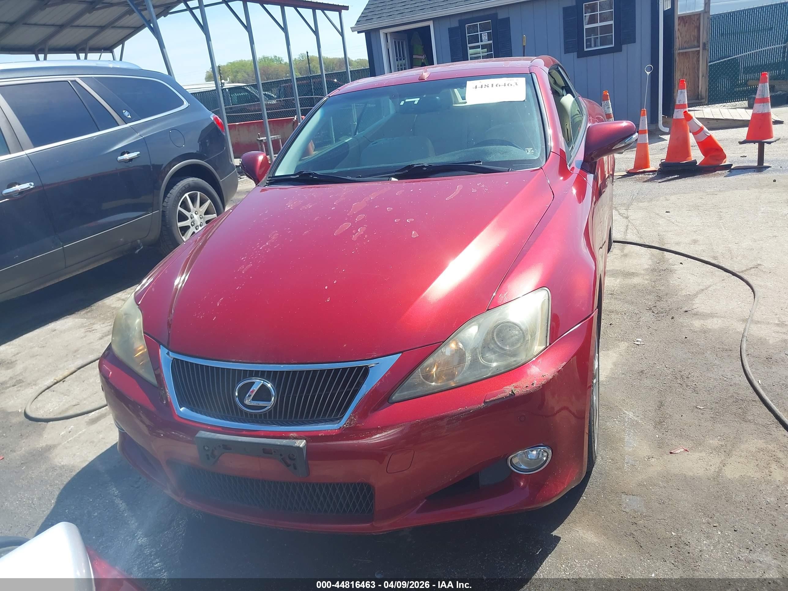 2010 Lexus Is 350c   Red vin: JTHFE2C2XA2502166