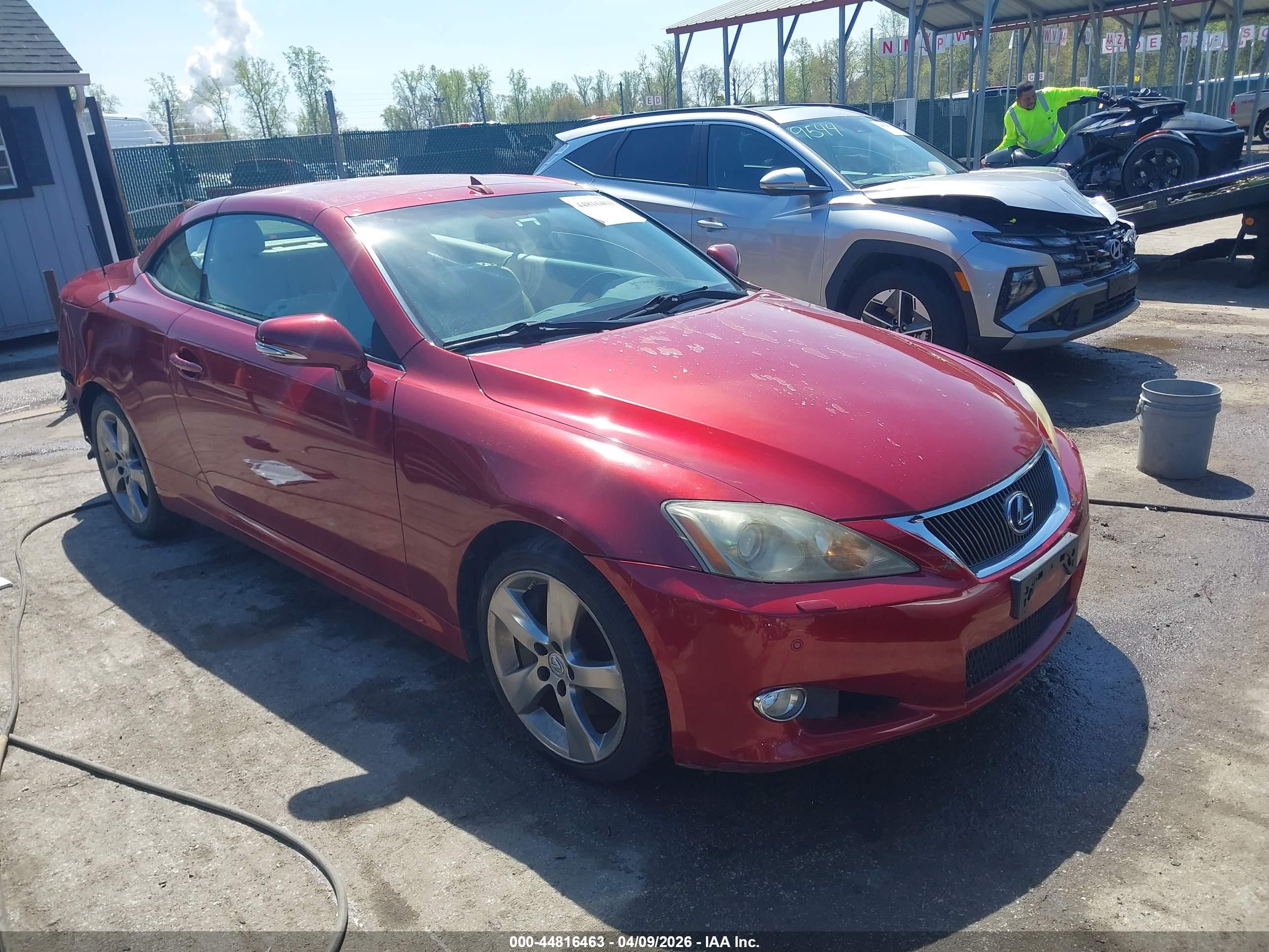 2010 Lexus Is 350c   Red vin: JTHFE2C2XA2502166