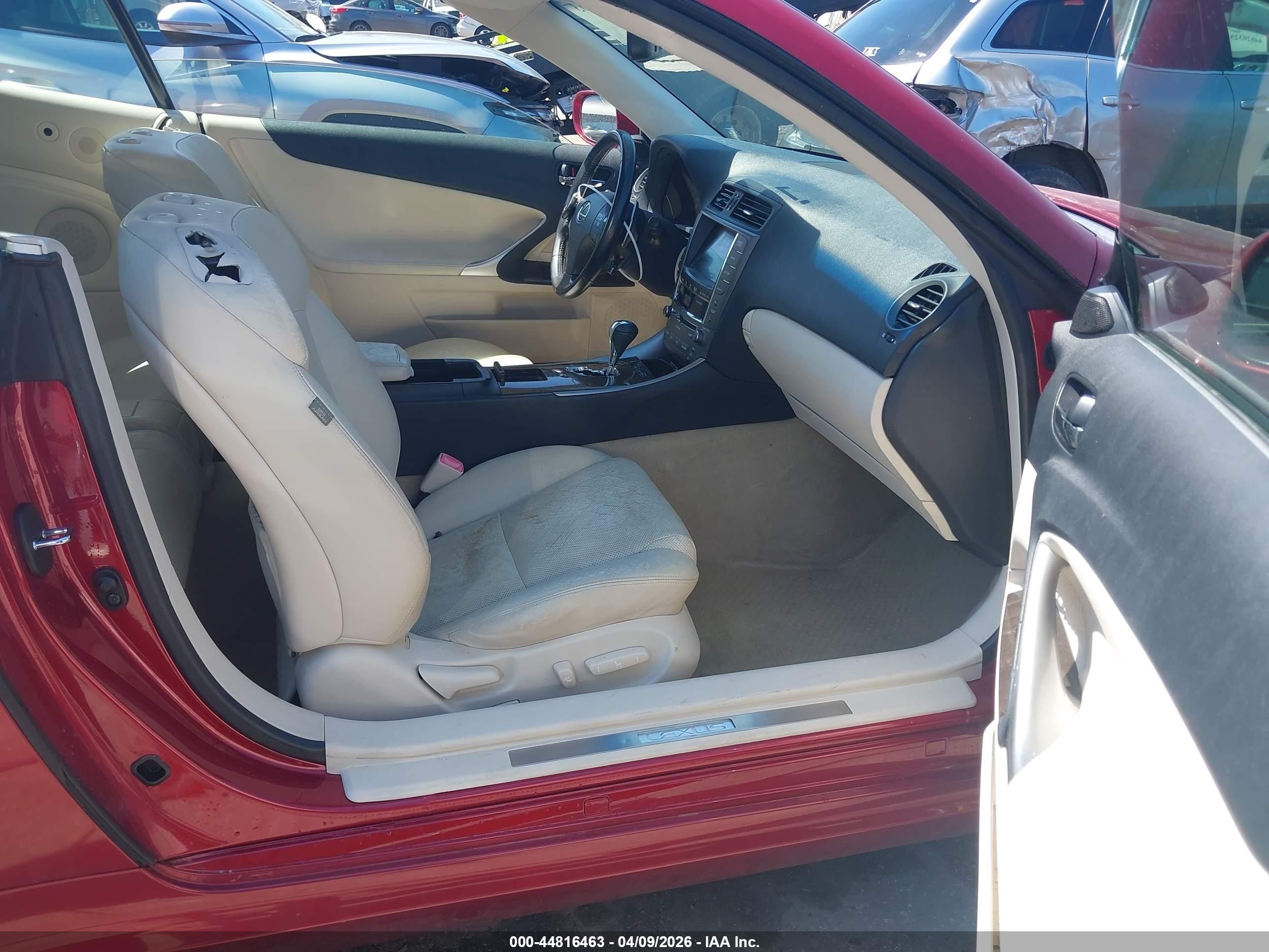 2010 Lexus Is 350c   Red vin: JTHFE2C2XA2502166