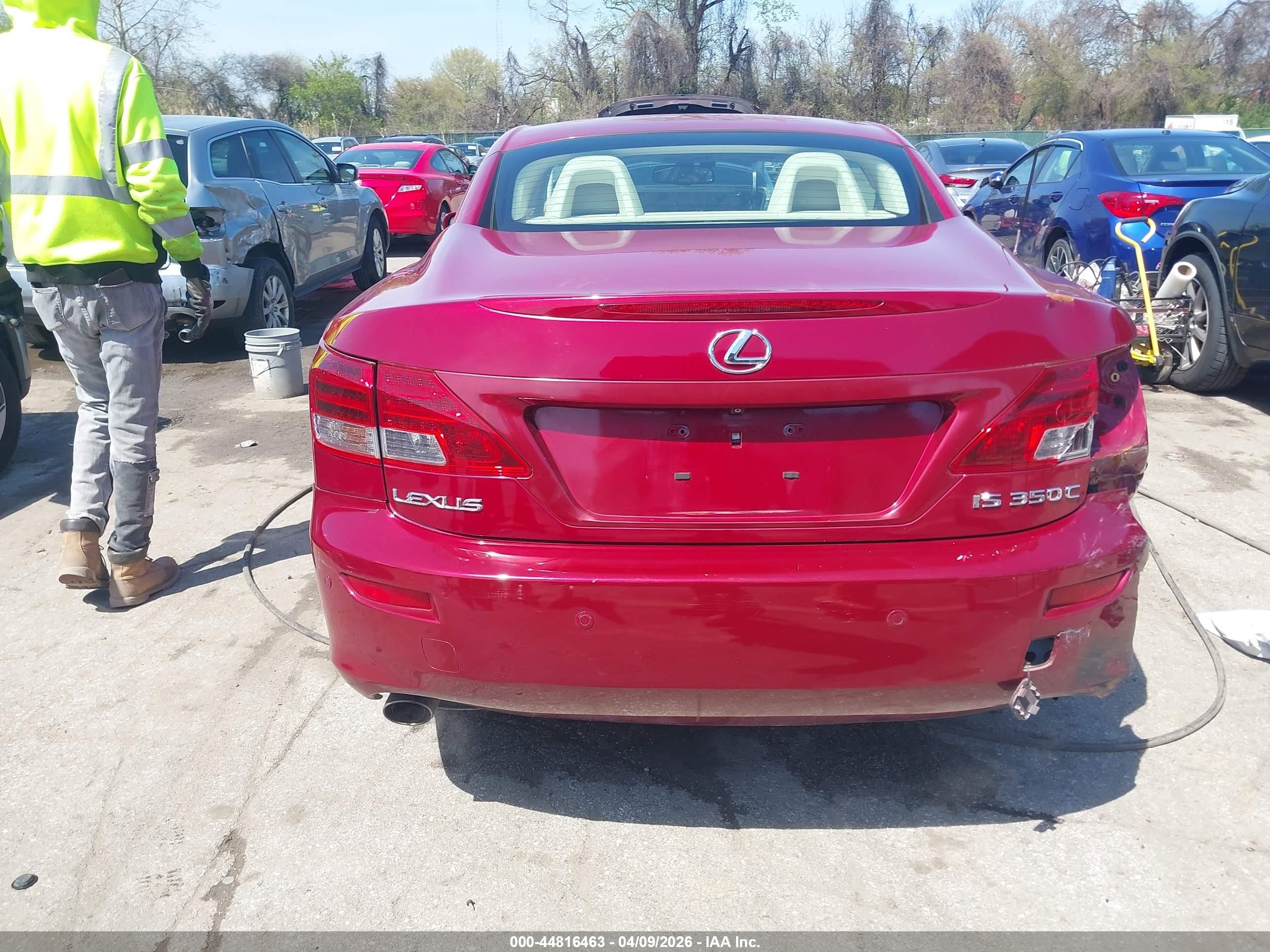 2010 Lexus Is 350c   Red vin: JTHFE2C2XA2502166