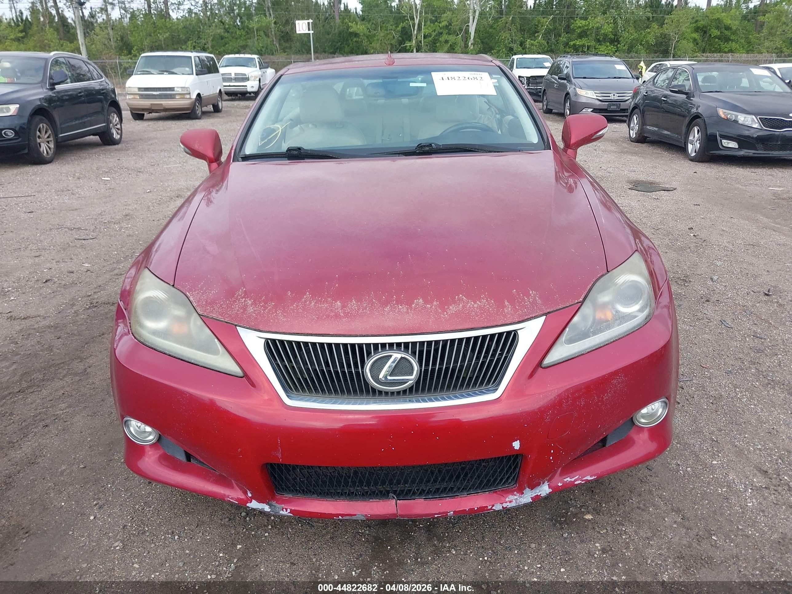 2012 Lexus Is 350c   Burgundy vin: JTHFE2C2XC2508195