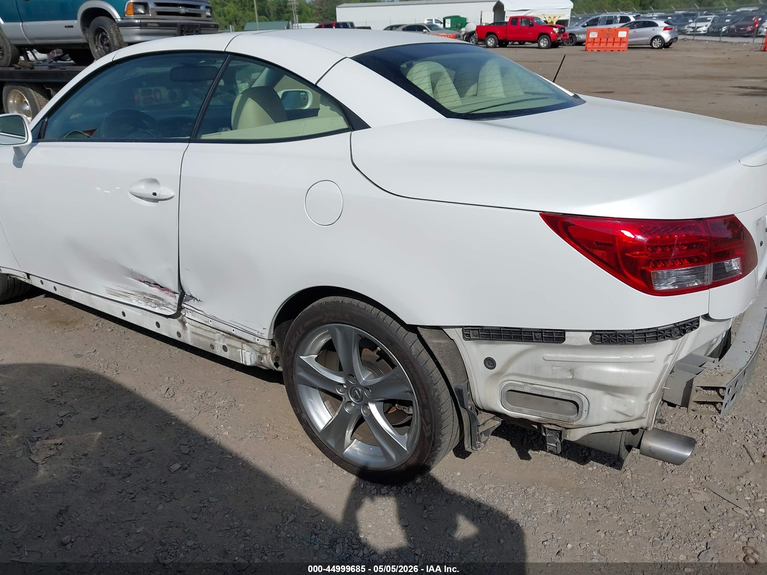 2014 Lexus Is 350c   White vin: JTHFE2C2XE2510399