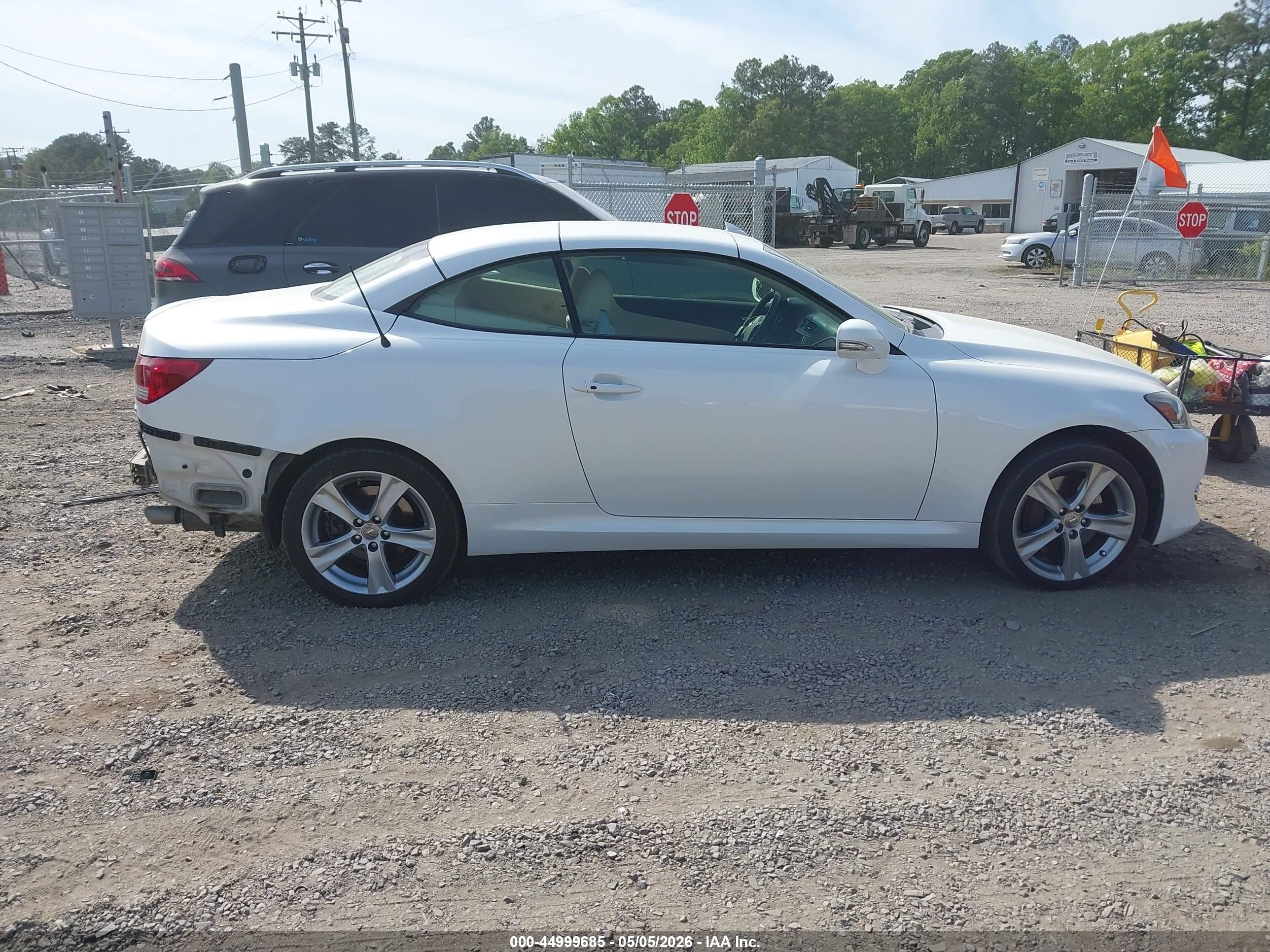2014 Lexus Is 350c   White vin: JTHFE2C2XE2510399