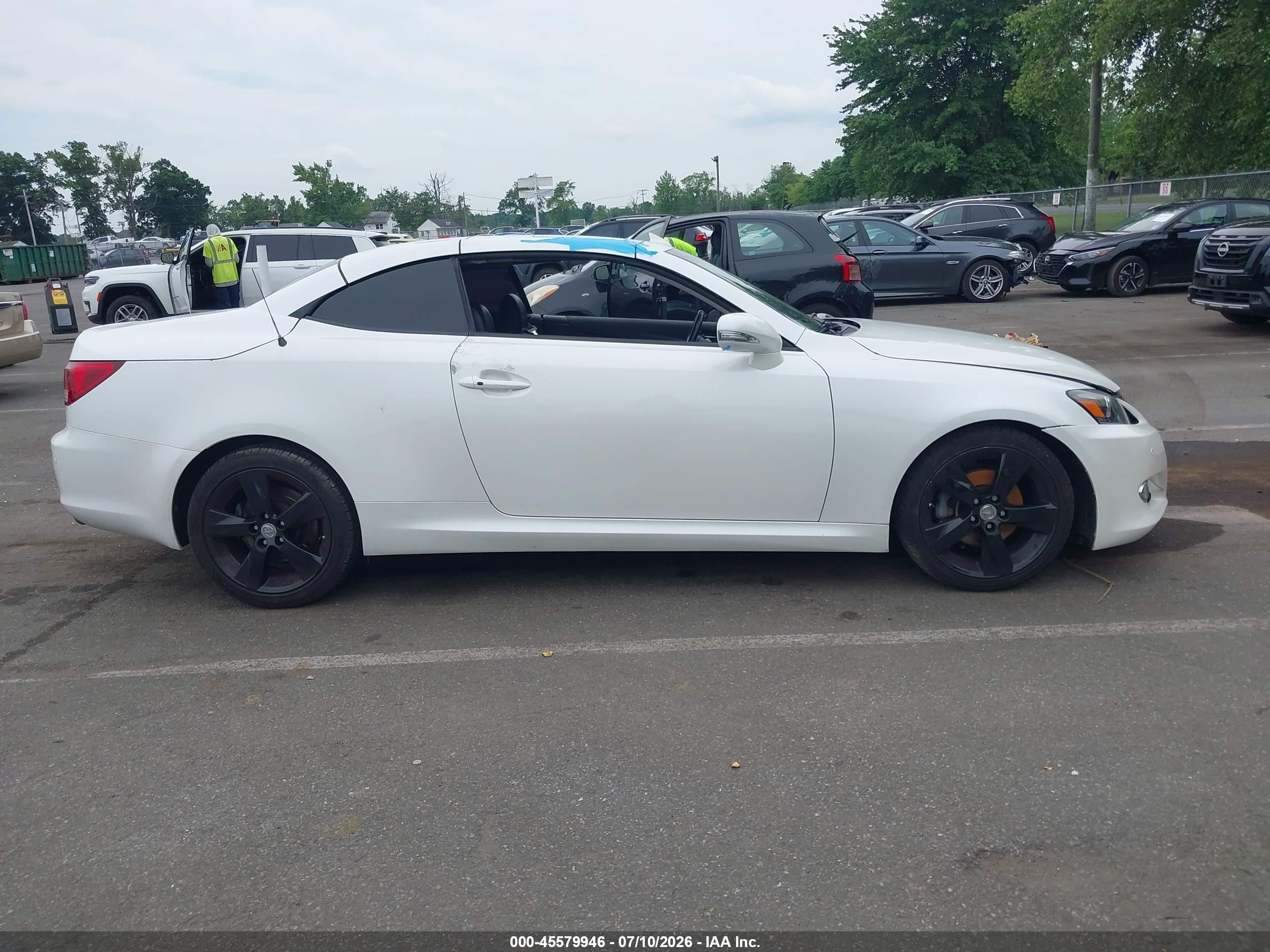 2012 Lexus Is 250c   Белый vin: JTHFF2C20C2522099