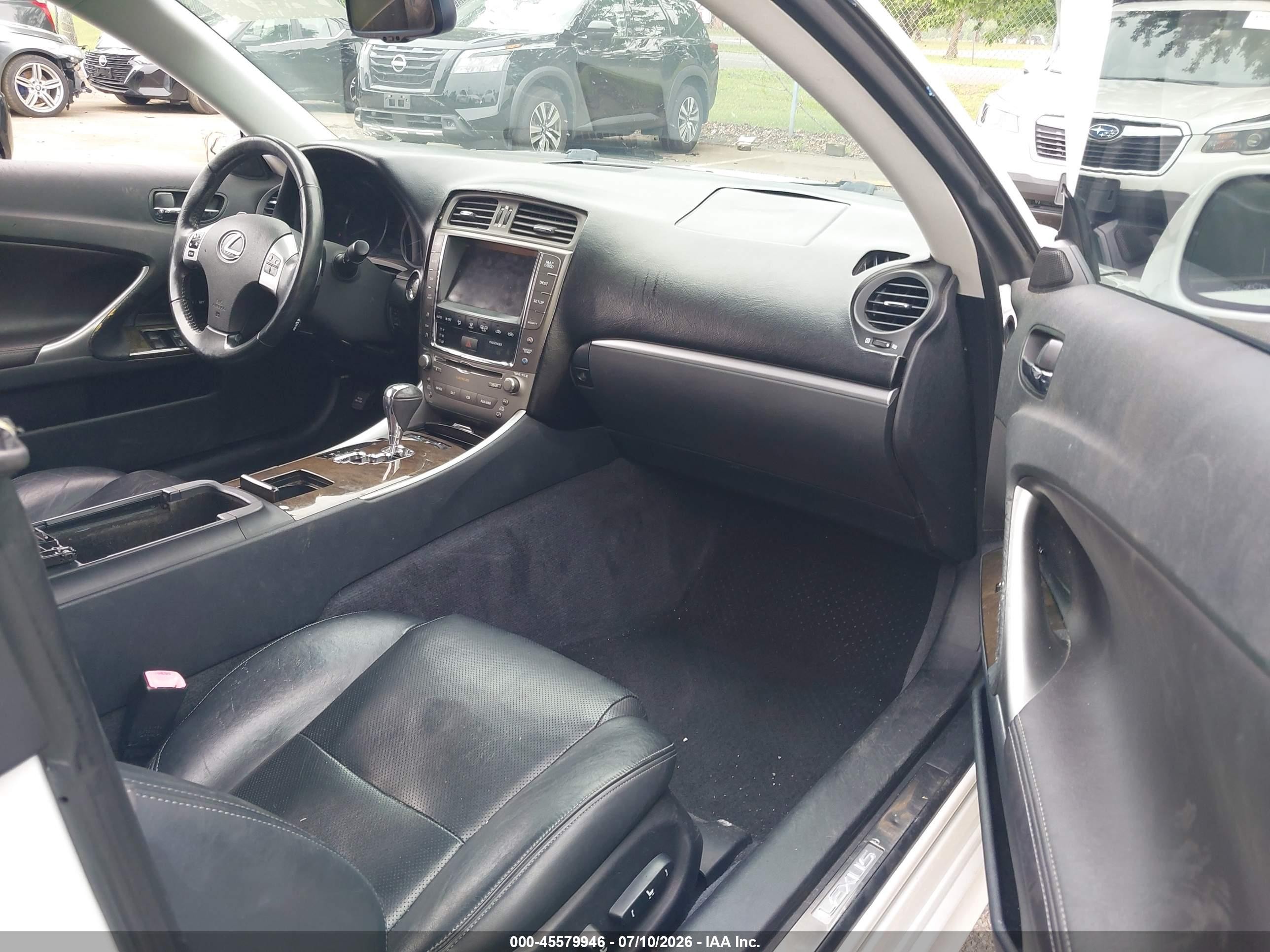 2012 Lexus Is 250c   Белый vin: JTHFF2C20C2522099