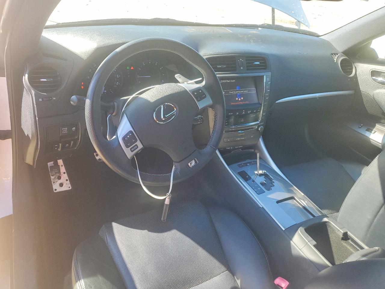 2014 Lexus Is 250c Base White vin: JTHFF2C20E2530190