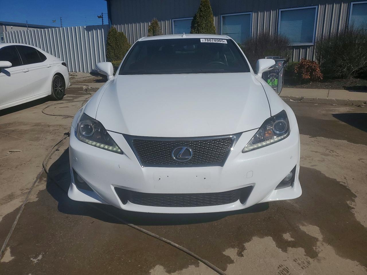 2014 Lexus Is 250c Base White vin: JTHFF2C20E2530190