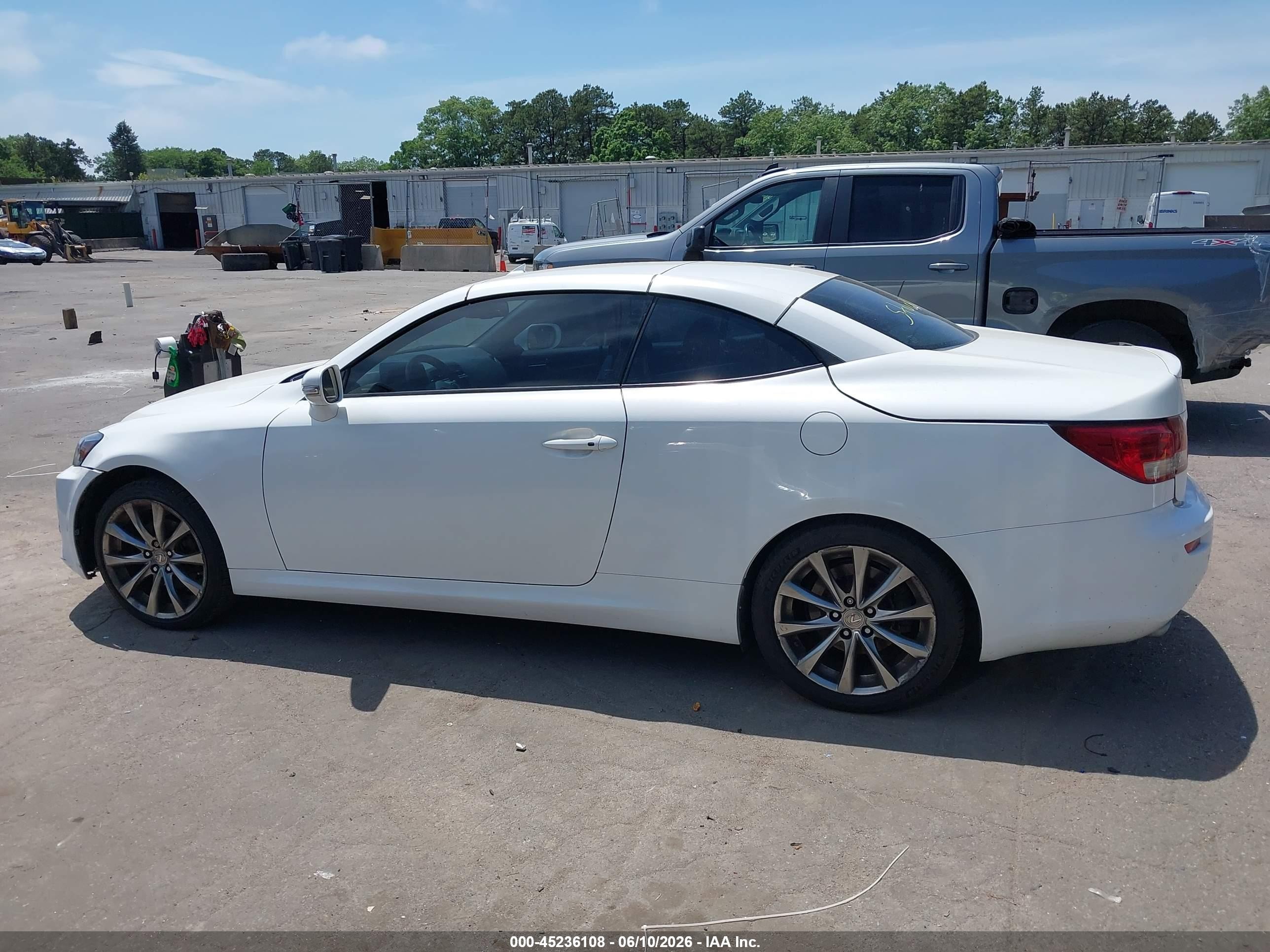 2015 Lexus Is 250c   White vin: JTHFF2C21F2532662