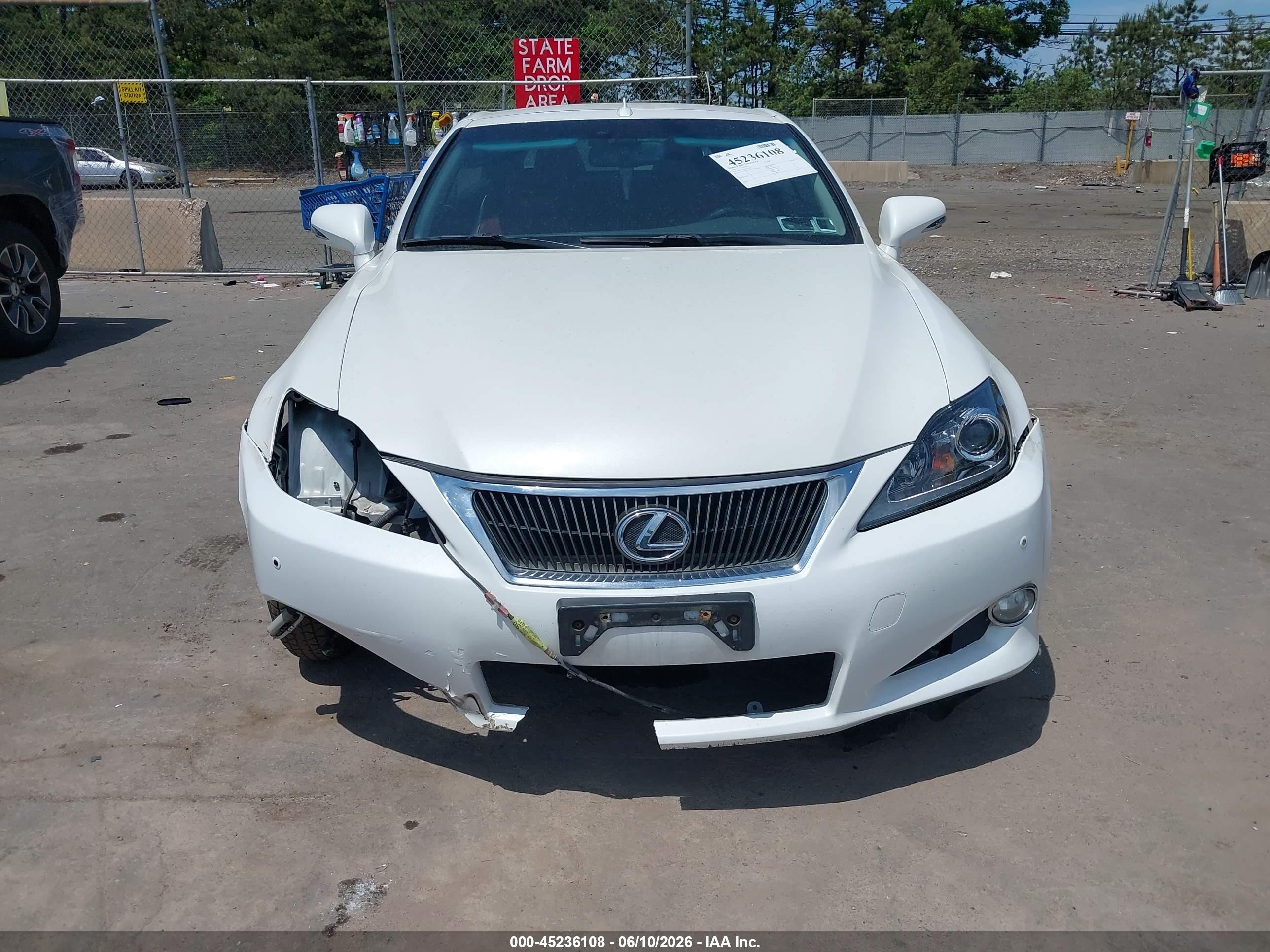 2015 Lexus Is 250c   White vin: JTHFF2C21F2532662
