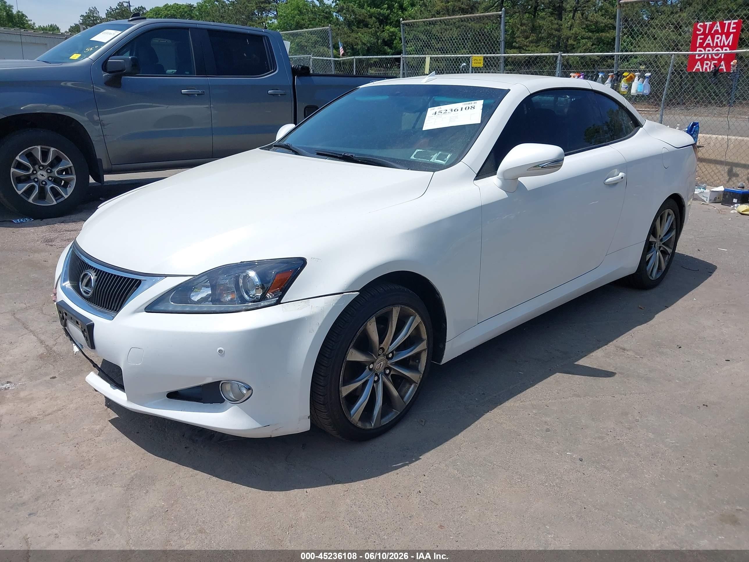 2015 Lexus Is 250c   White vin: JTHFF2C21F2532662