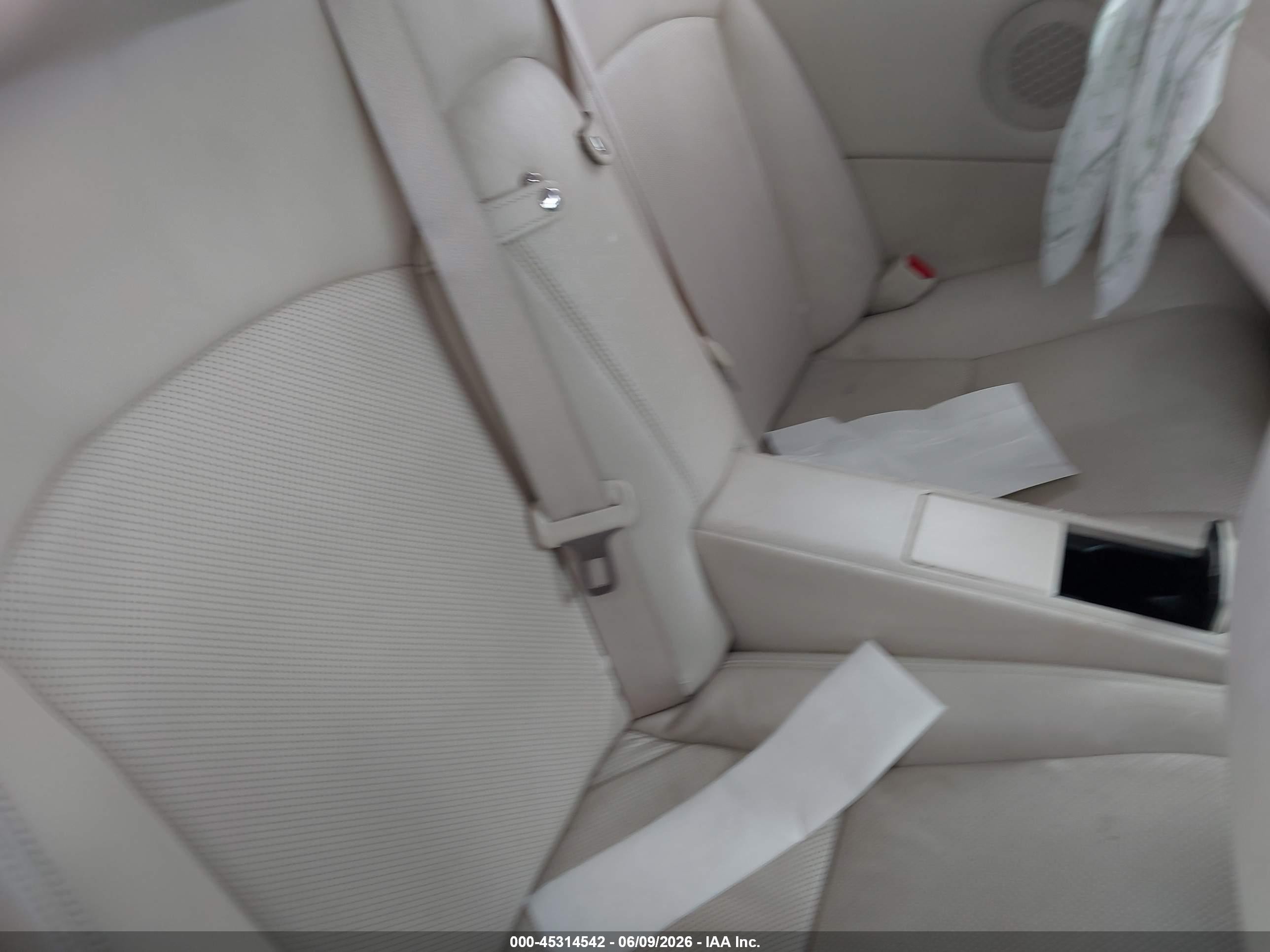 2010 Lexus Is 250c   Silver vin: JTHFF2C22A2513661