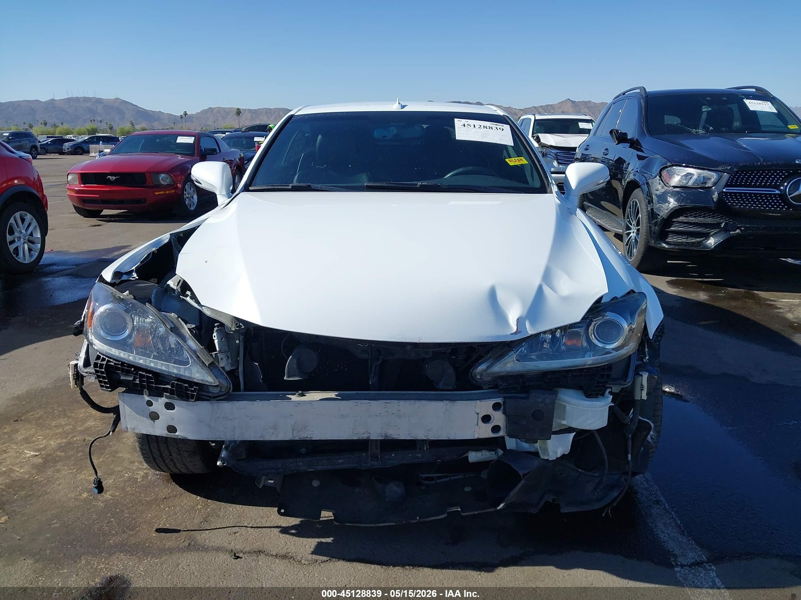 2013 Lexus Is 250c   White vin: JTHFF2C23D2526617