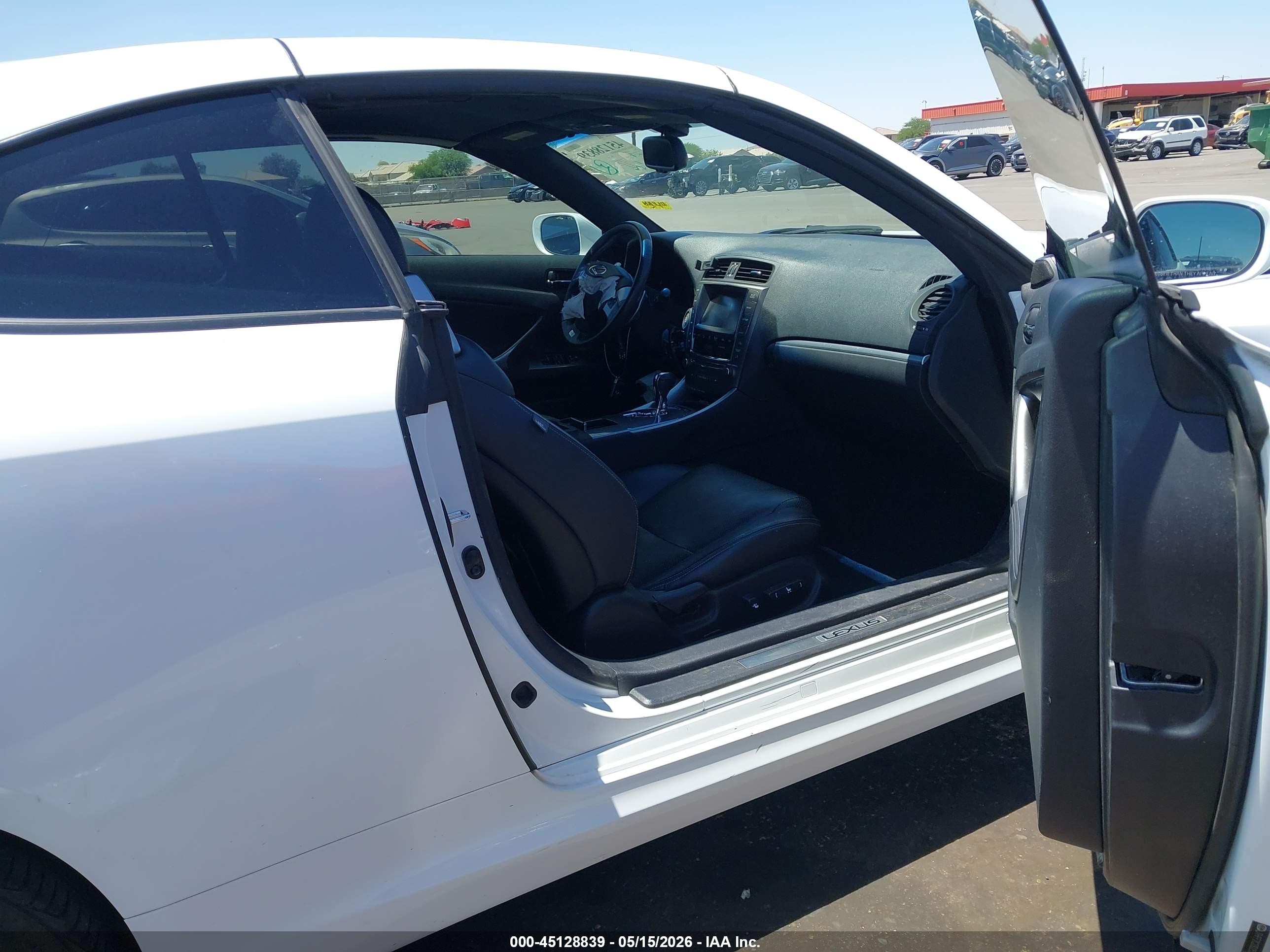 2013 Lexus Is 250c   White vin: JTHFF2C23D2526617