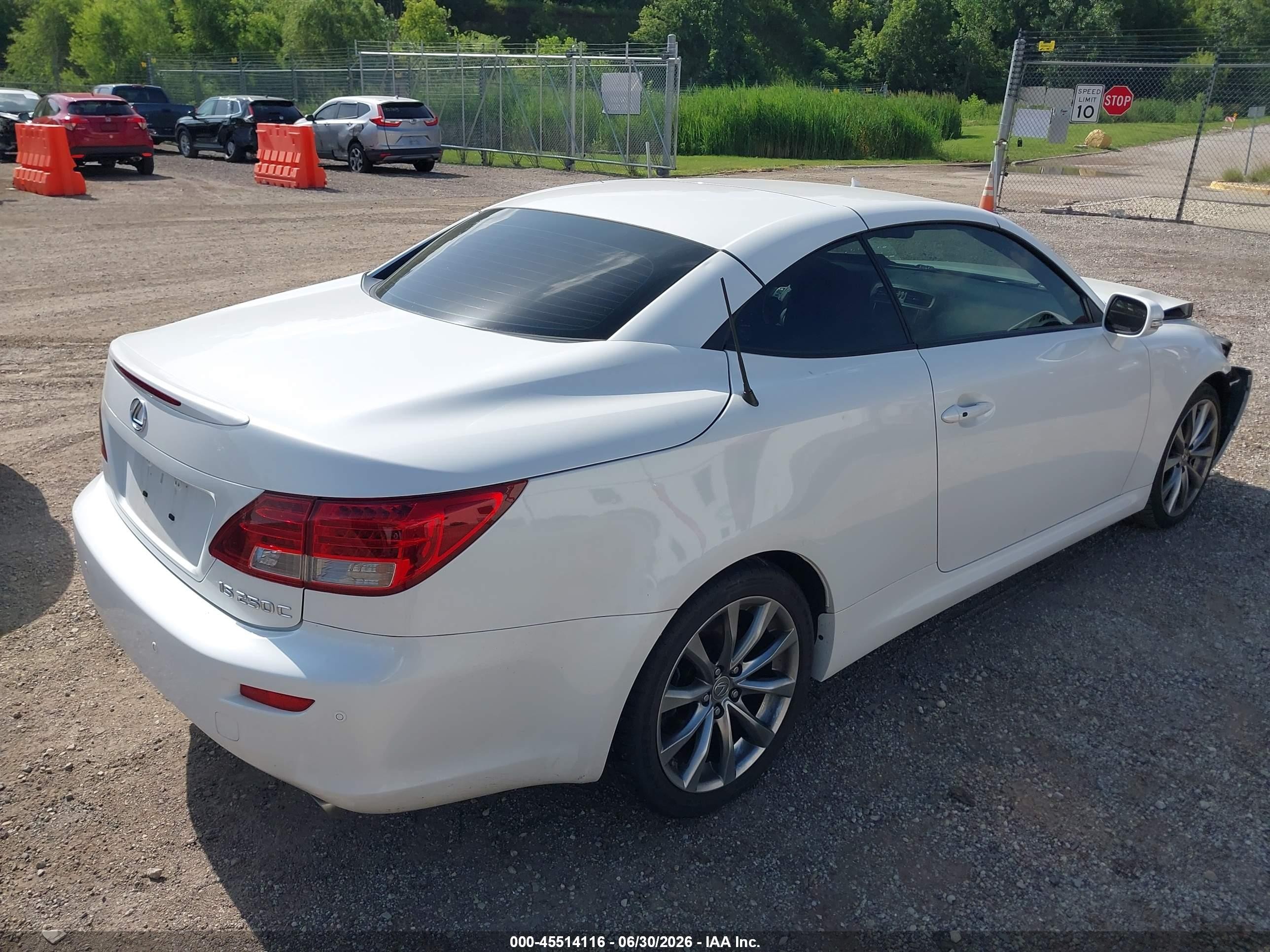 2015 Lexus Is 250c   White vin: JTHFF2C23F2532064