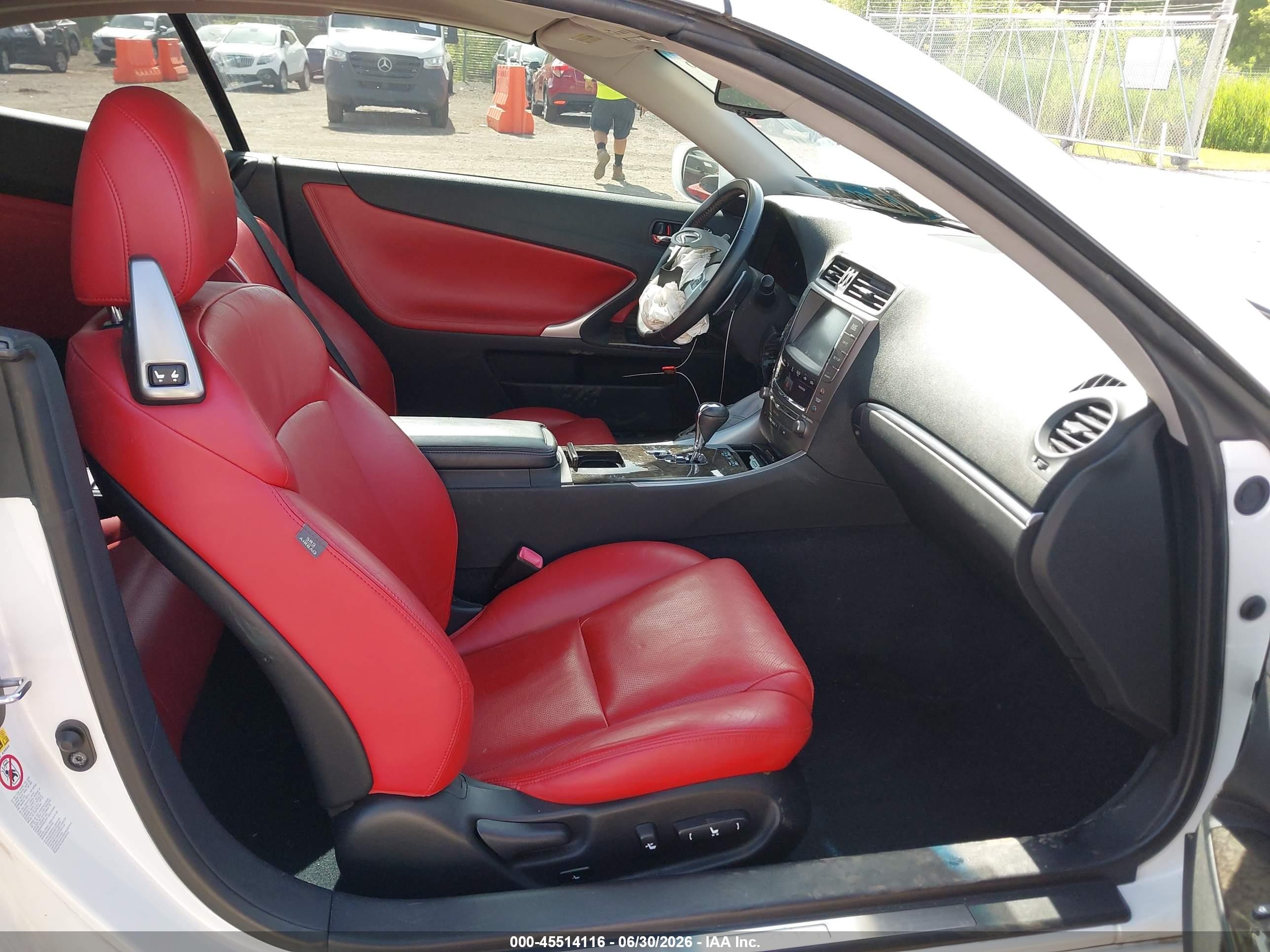 2015 Lexus Is 250c   White vin: JTHFF2C23F2532064