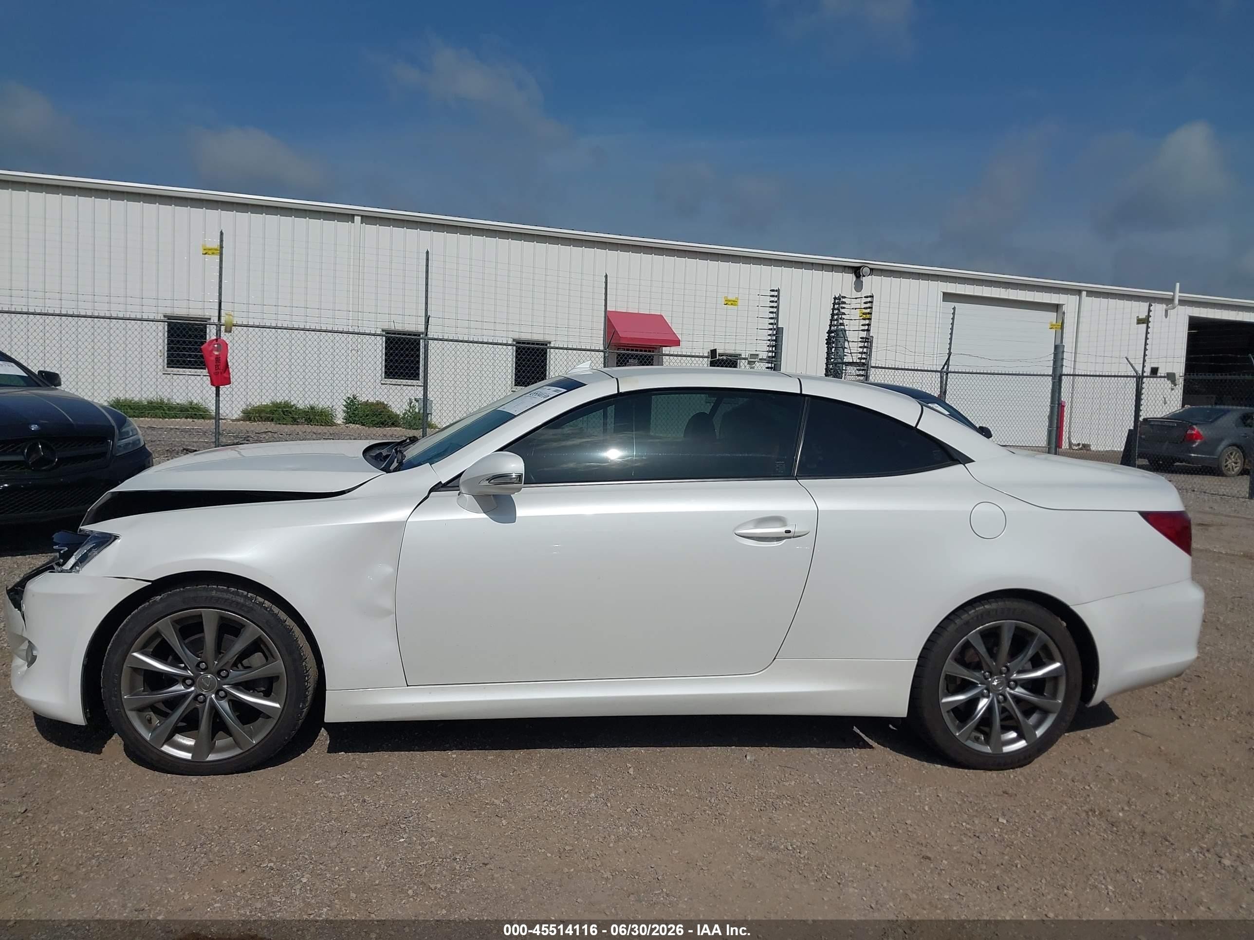 2015 Lexus Is 250c   White vin: JTHFF2C23F2532064