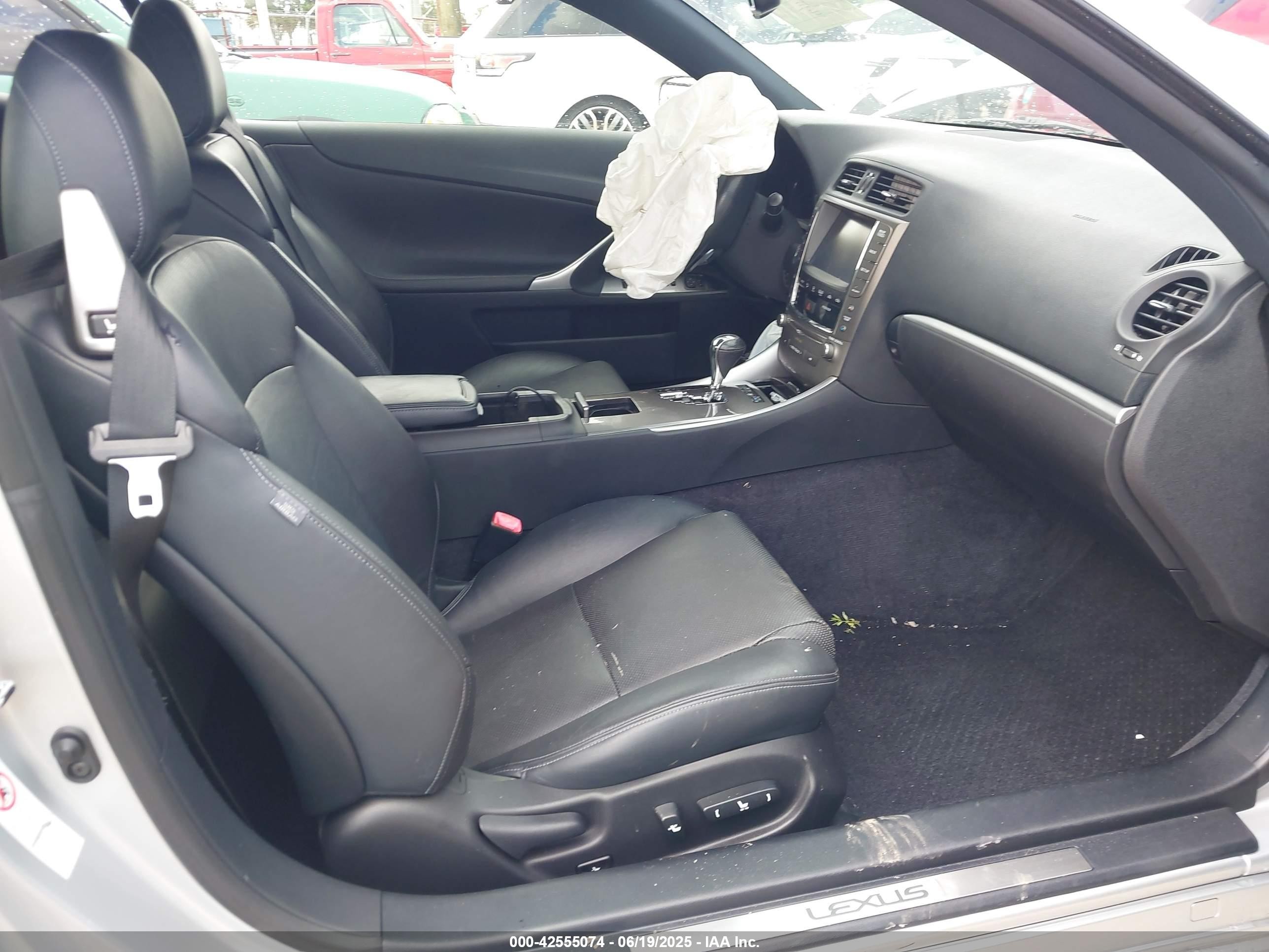 2015 Lexus Is 250c   Silver vin: JTHFF2C23F2533277