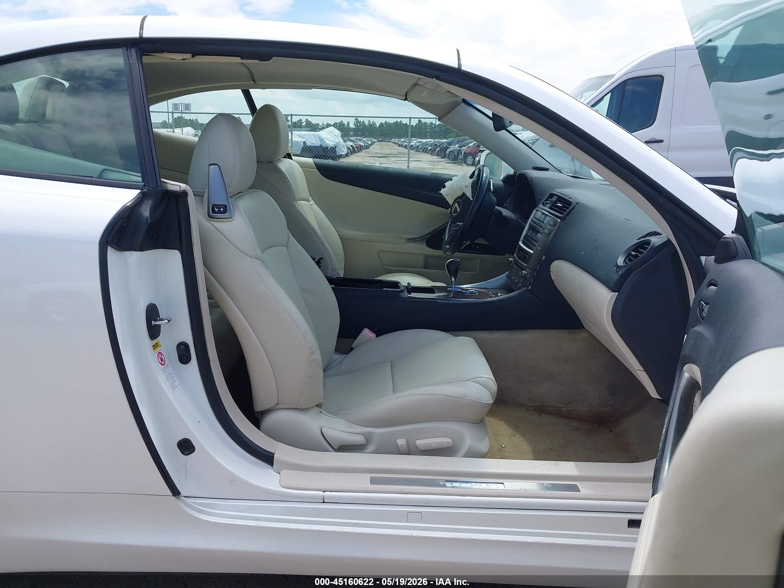 2010 Lexus Is 250c   White vin: JTHFF2C24A2503522