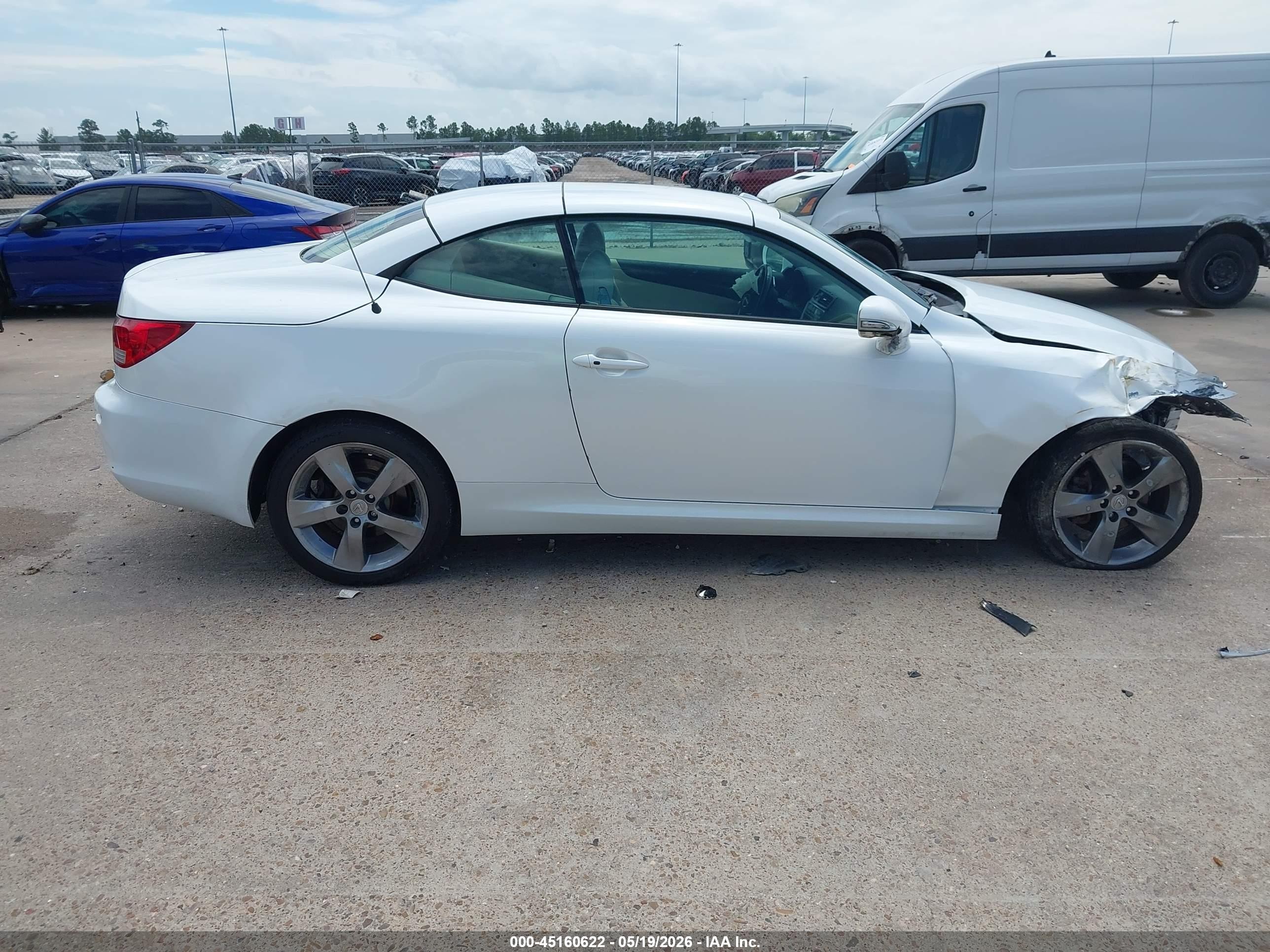 2010 Lexus Is 250c   White vin: JTHFF2C24A2503522