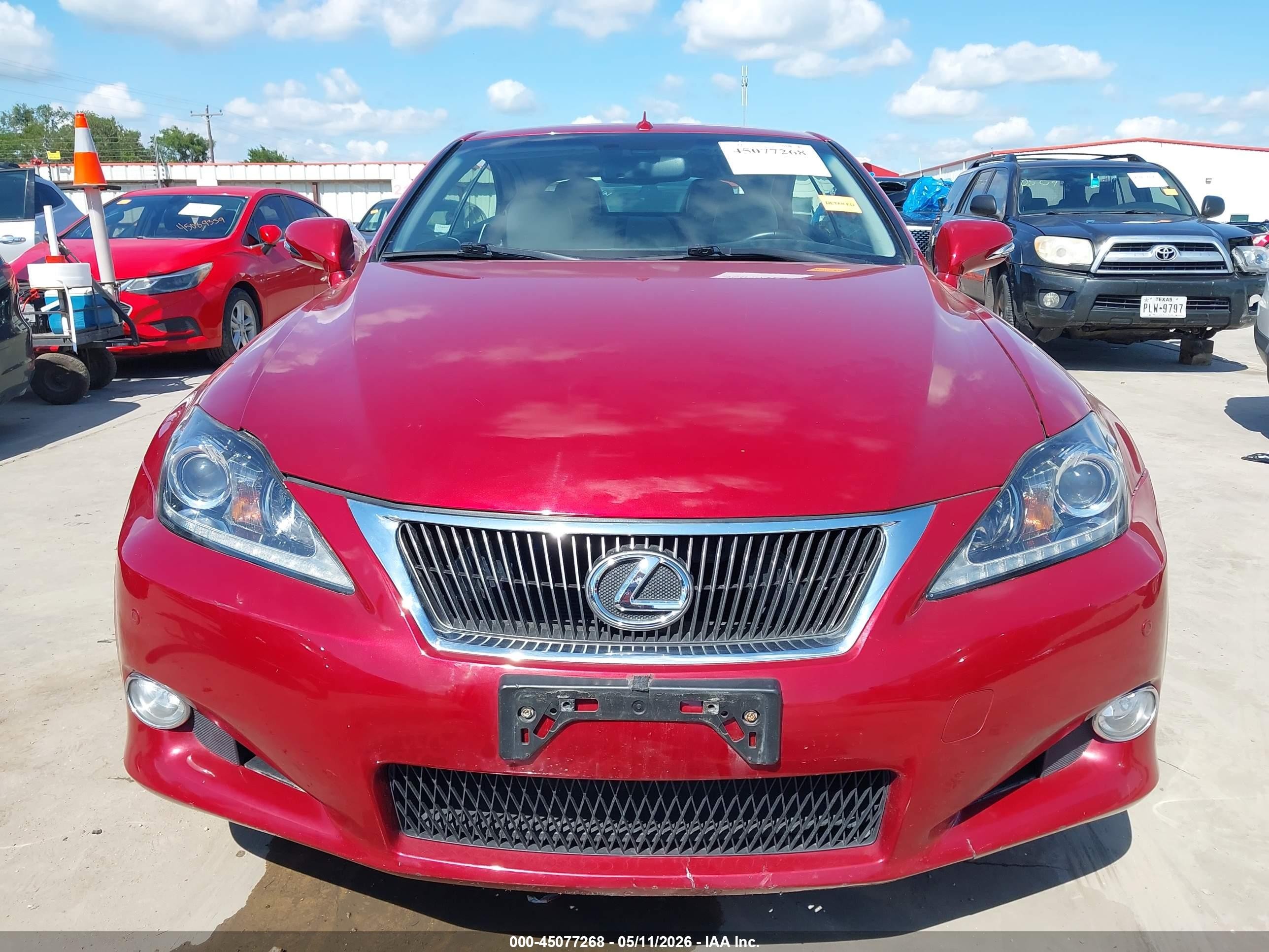2013 Lexus Is 250c   Red vin: JTHFF2C26D2528023